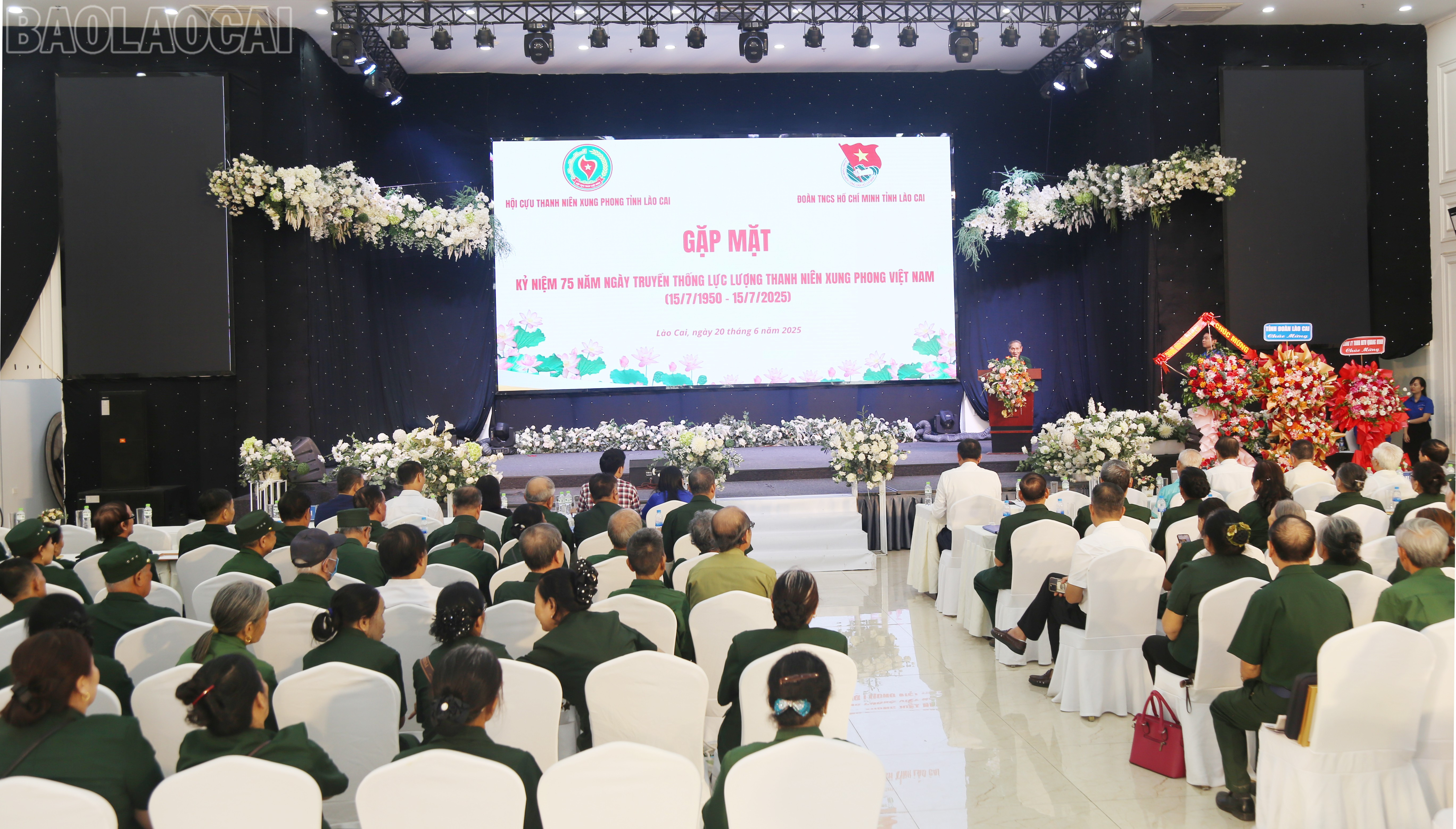 Quang cảnh buổi gặp mặt. baolaocai-tl_img-7459.jpg