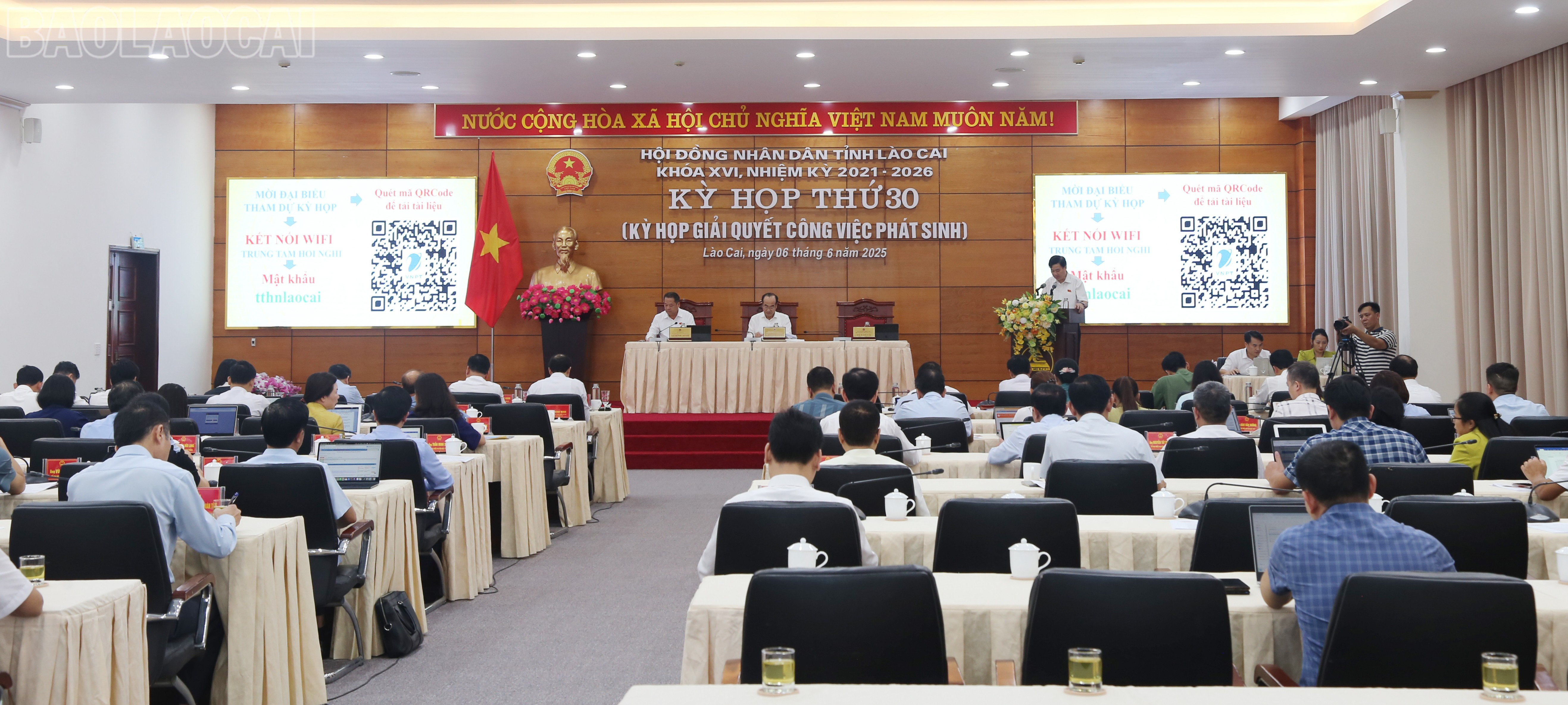 Quang cảnh kỳ họp. baolaocai-tl_img-7318.jpg