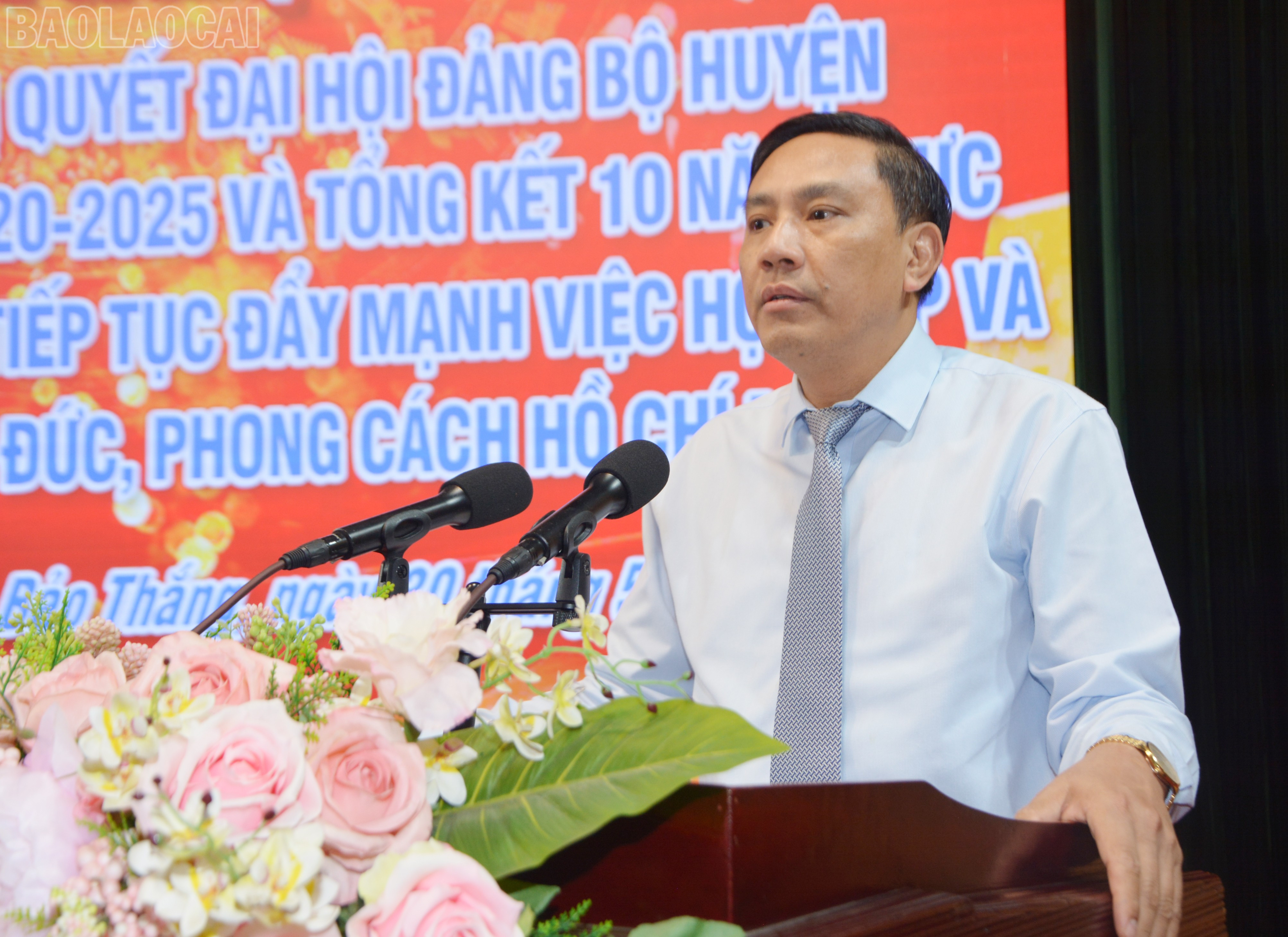 Phó Bí thư Tỉnh ủy Hoàng Giang phát biểu chỉ đạo tại hội nghị. baolaocai-tl_dsc-6649.jpg