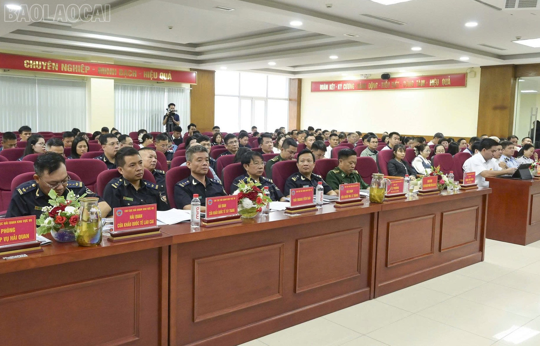 Đại biểu dự hội nghị. baolaocai-tl_z7149956061231-cfab444a21510c910816256b6614e737.jpg