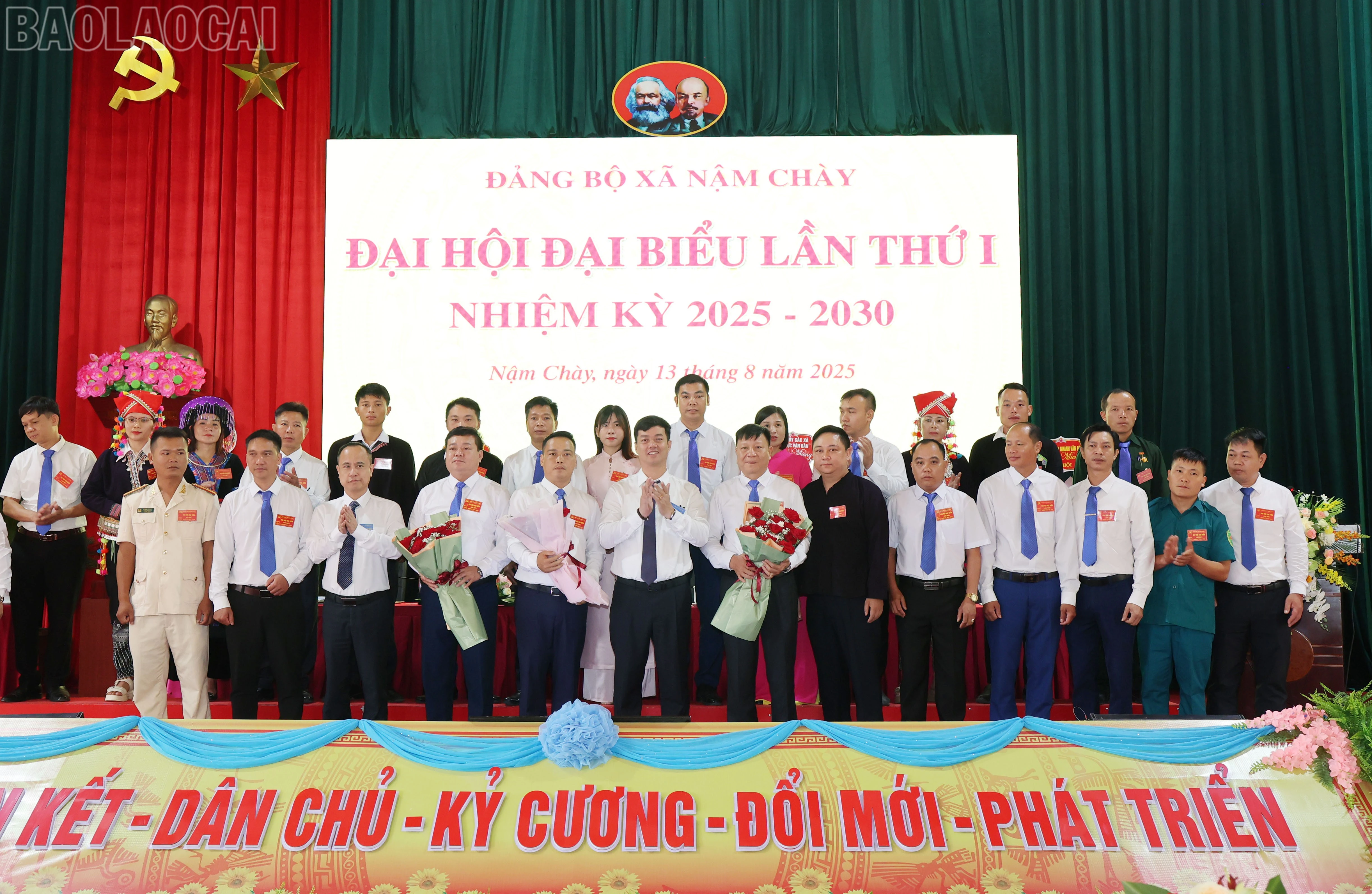 Chủ nhiệm Ủy ban Kiểm tra Tỉnh ủy Nguyễn Minh Toàn dự Đại hội Đảng bộ xã Văn Bàn và Nậm Chày ảnh 12