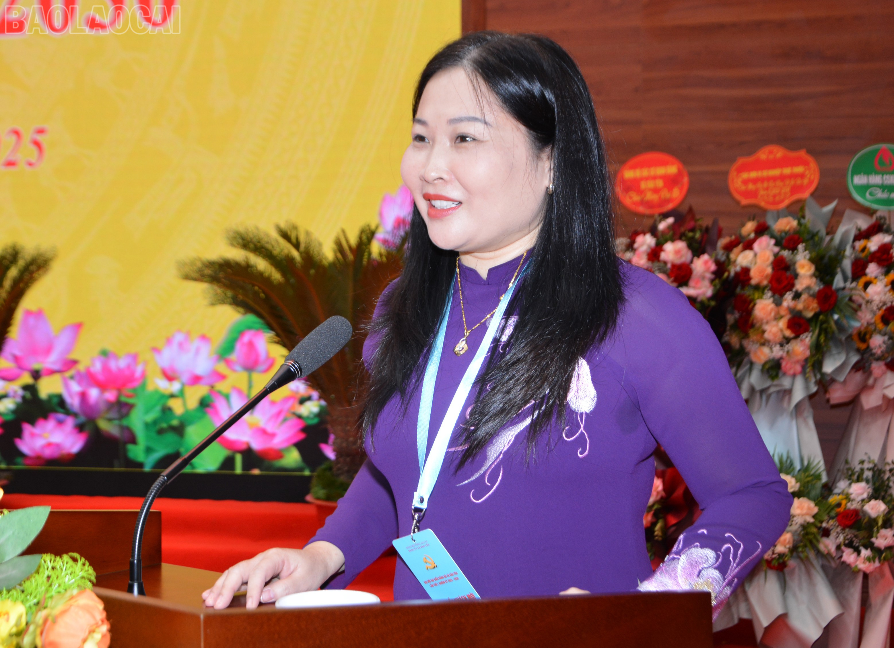 Đồng chí Vũ Thị Hiền Hạnh, Phó Chủ tịch UBND tỉnh phát biểu chỉ đạo Đại hội. baolaocai-tl_dsc-7895.jpg
