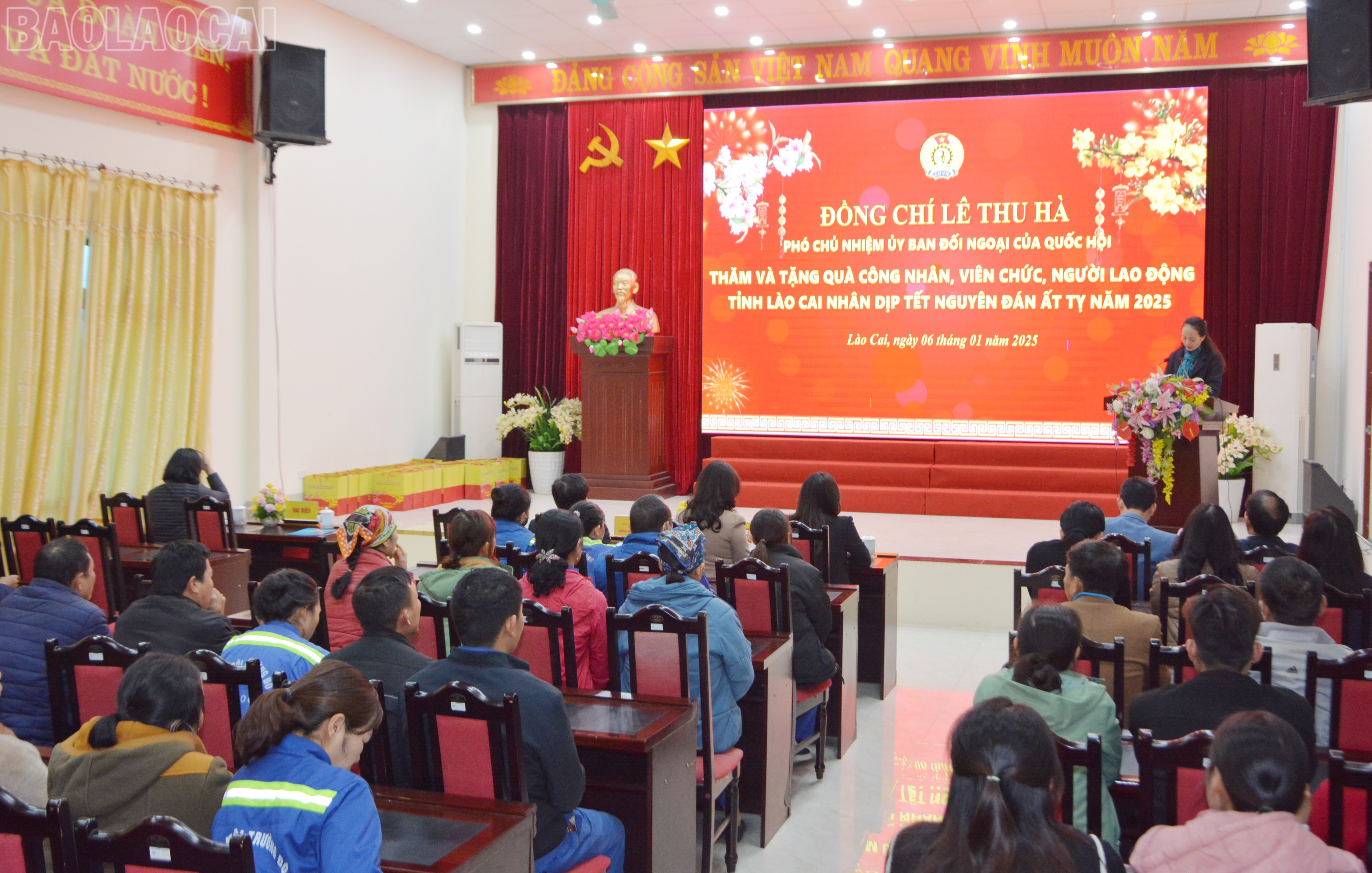 Quang cảnh chương trình. baolaocai-tl_dsc-3520.jpg