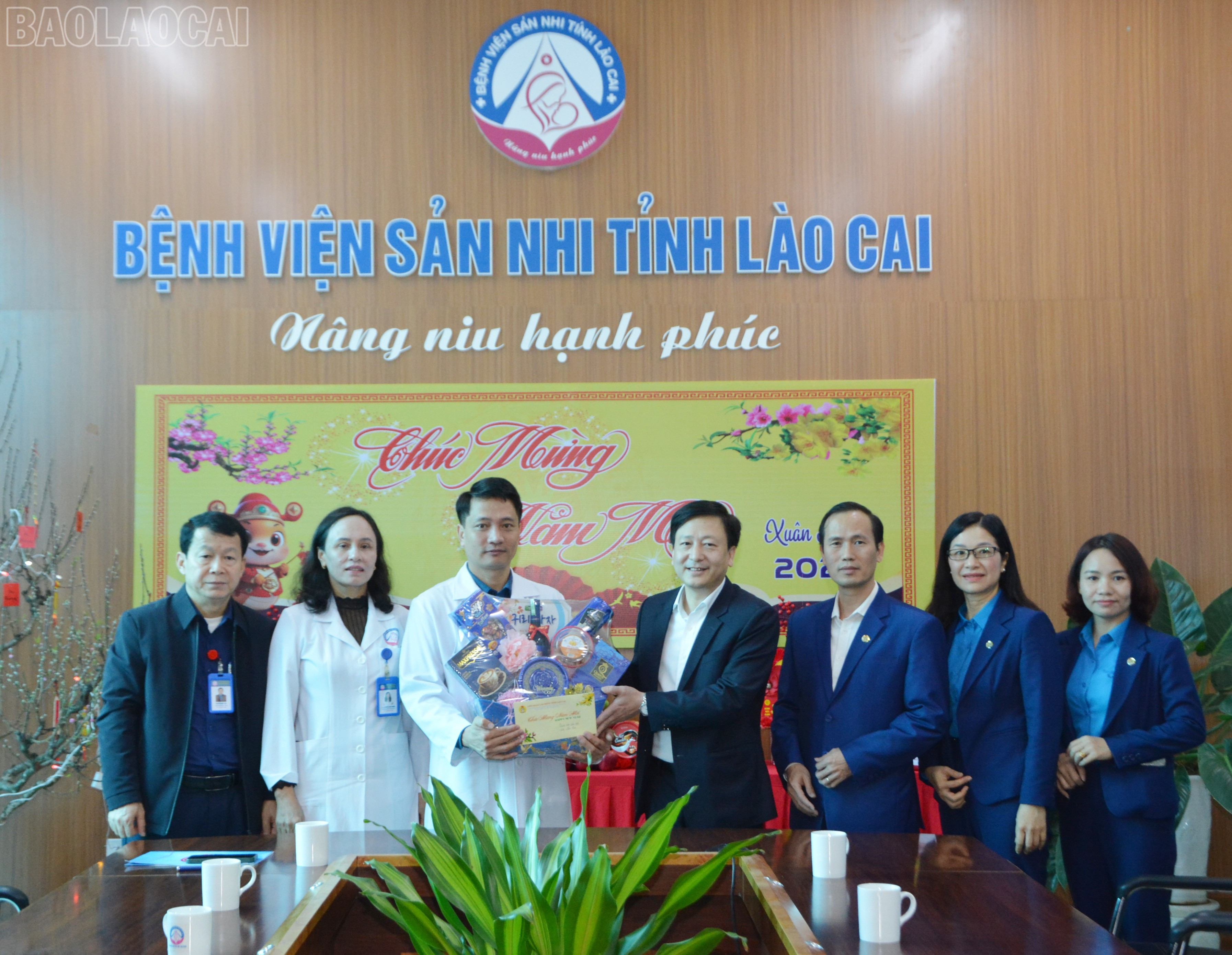 Đoàn công tác tặng quà tết các đơn vị baolaocai-tl_dsc-4519.jpg
