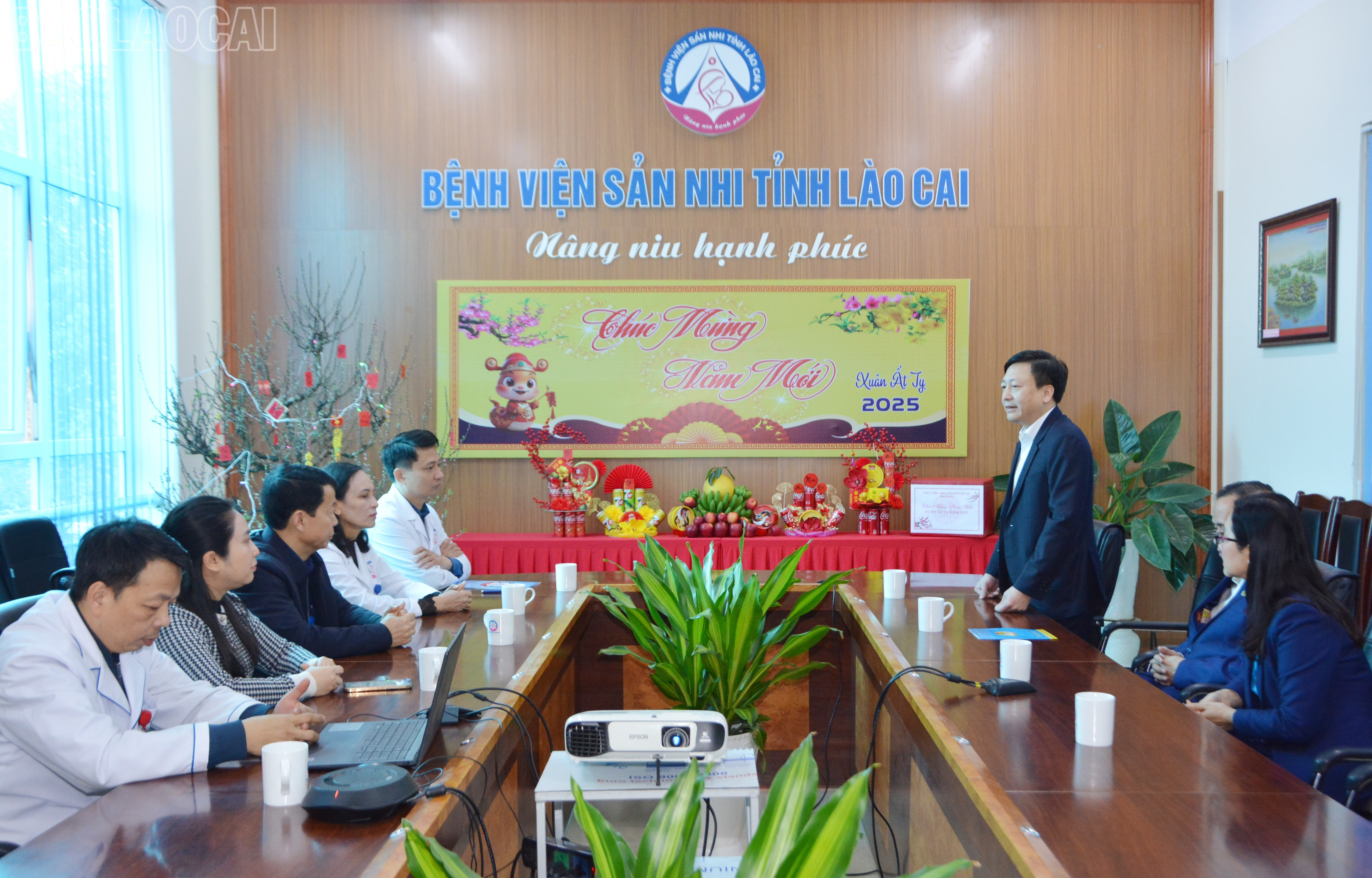 Đoàn công tác tới thăm, chúc tết Bệnh viện Sản - Nhi tỉnh Lào Cai. baolaocai-tl_dsc-4506.jpg