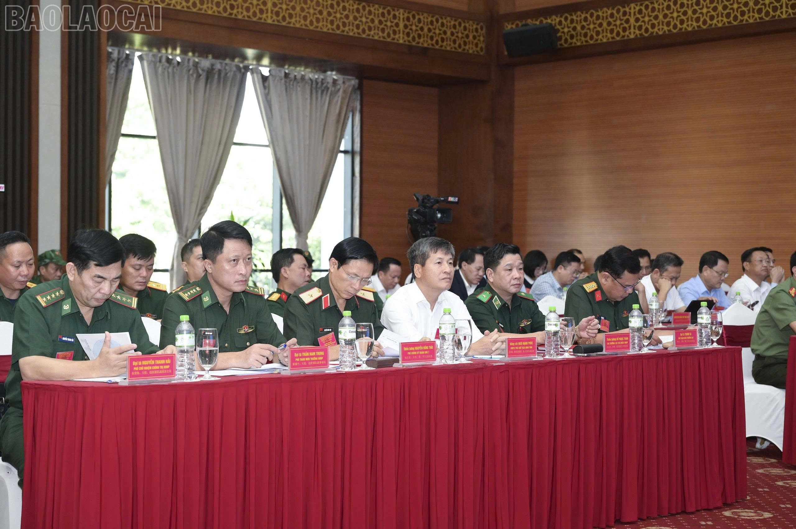 Các đại biểu dự diễn tập tại Sở Chỉ huy tiền phương phía Việt Nam. baolaocai-tl_z7164289334114-08a906453a4517536851586182491e3f.jpg