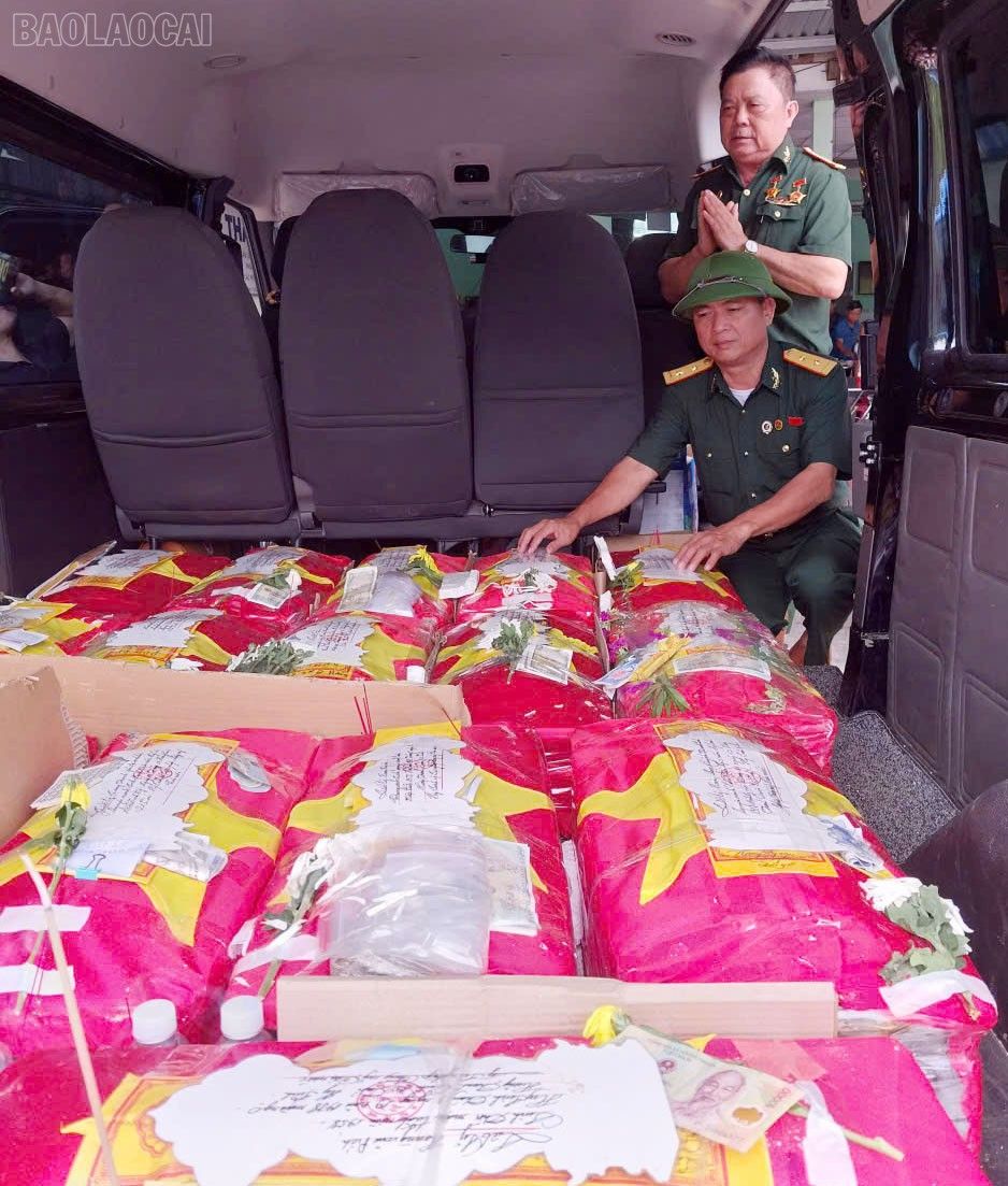 15 liệt sĩ của tỉnh Lào Cai đang an nghỉ tại các nghĩa trang liệt sĩ của tỉnh Tây Ninh được trở về quê nhà trong vòng tay đồng đội, gia đình. baolaocai-tl_z6909310165614-25343588aa0937d61331338887141719.jpg