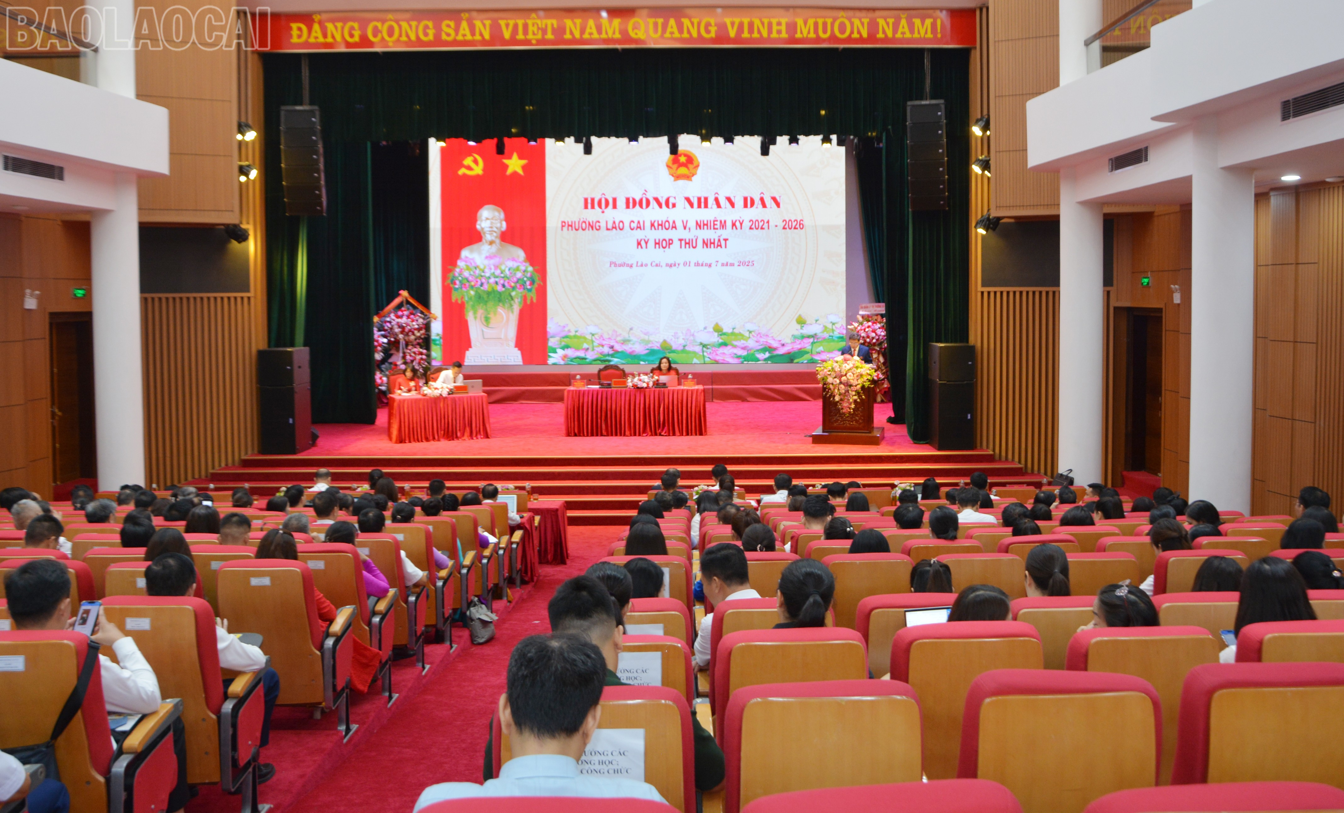 Quang cảnh kỳ họp. baolaocai-tl_dsc-7284.jpg