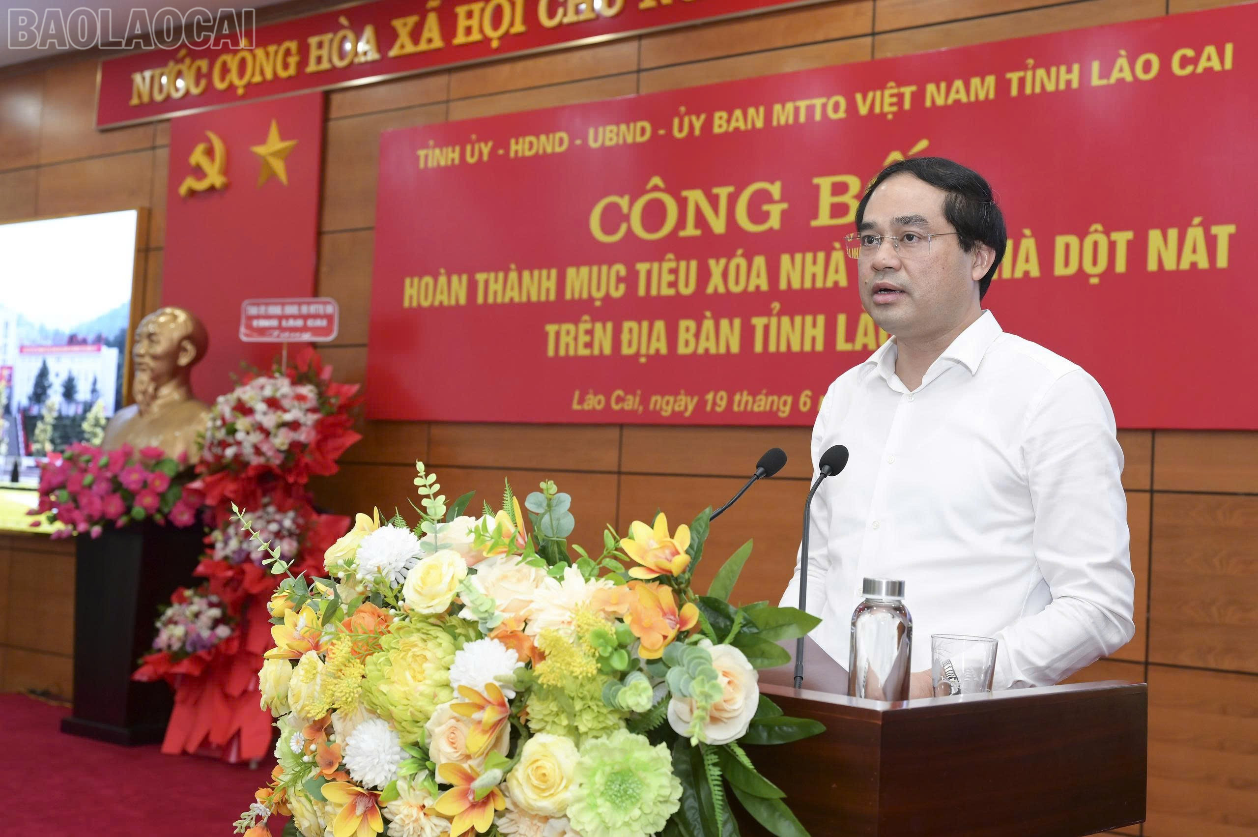 Đồng chí Trịnh Xuân Trường, Bí thư Tỉnh ủy, Chủ tịch UBND tỉnh phát biểu tại lễ công bố. baolaocai-tl_z6721296022158-d50d41d75c3ad11aa7fff6f1b8f08316.jpg