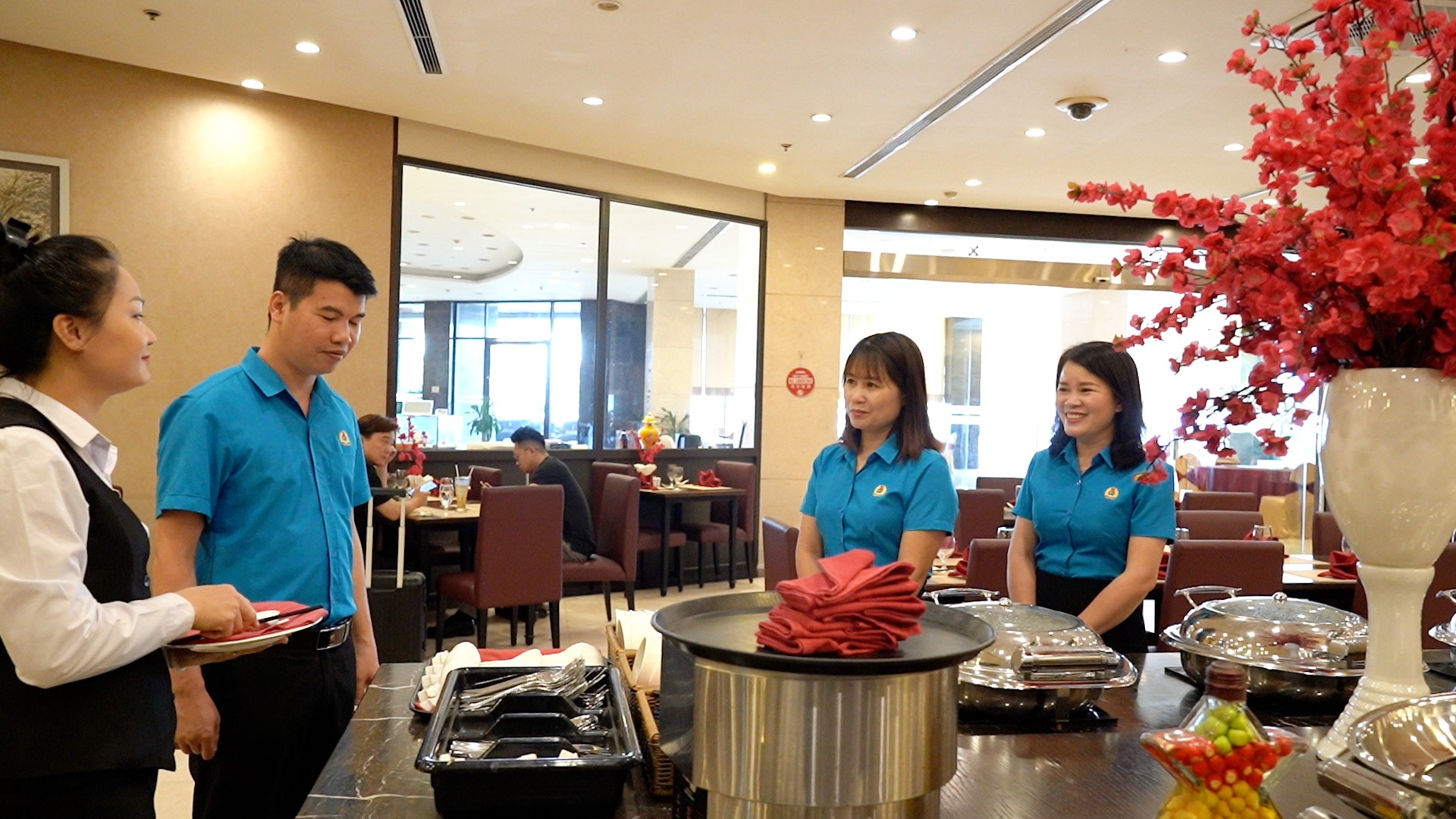 Cán bộ các cấp công đoàn trong tỉnh quan tâm, nắm tâm tư, nguyện vọng của đoàn viên, lao động trong tỉnh. 16.jpg