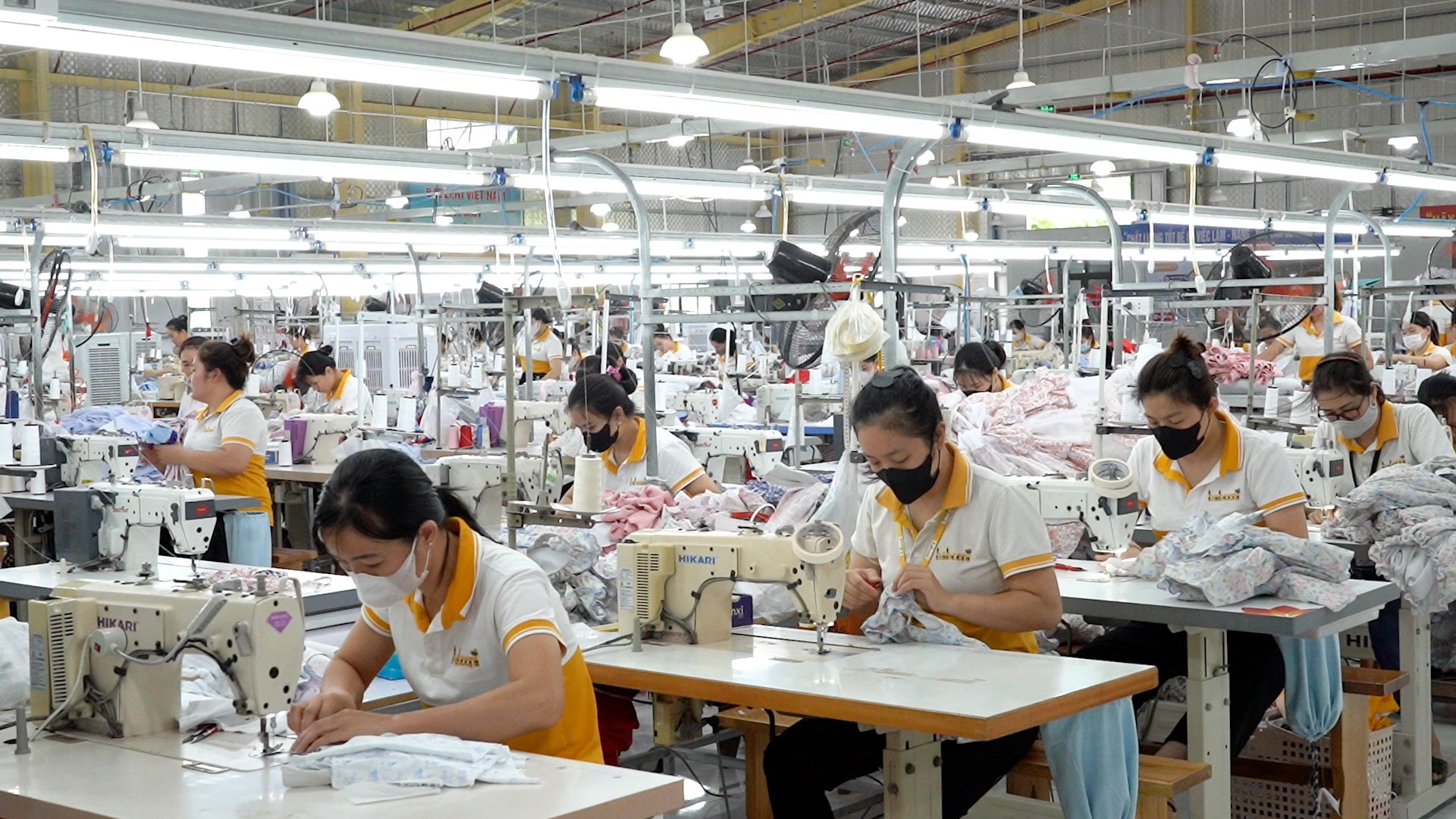 Qua các thời kỳ, lực lượng đoàn viên, người lao động tỉnh Lào Cai không ngừng lớn mạnh. 1.jpg