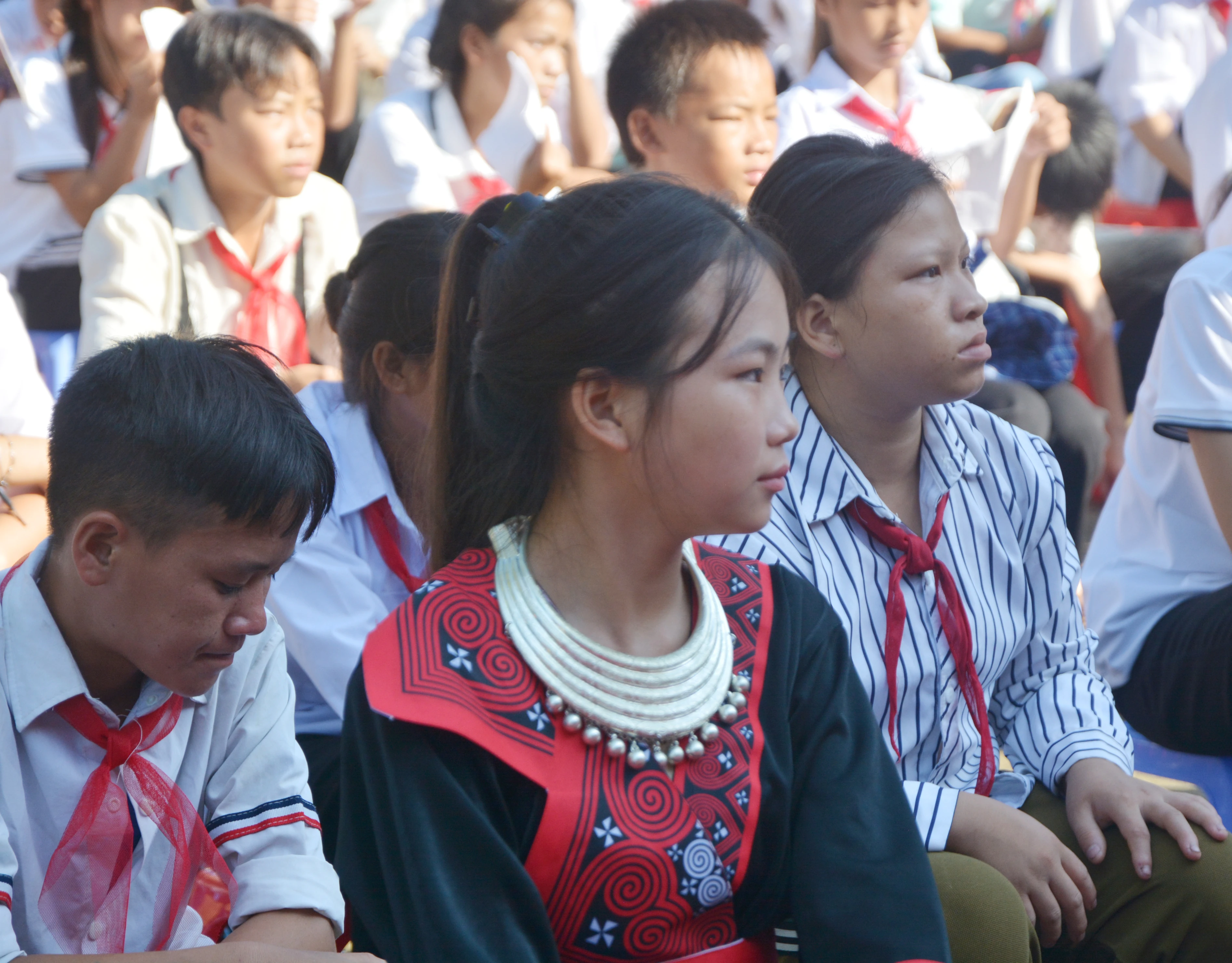 Học sinh các trường học trên địa bàn xã Cốc Mỳ trong ngày khai giảng năm học mới.