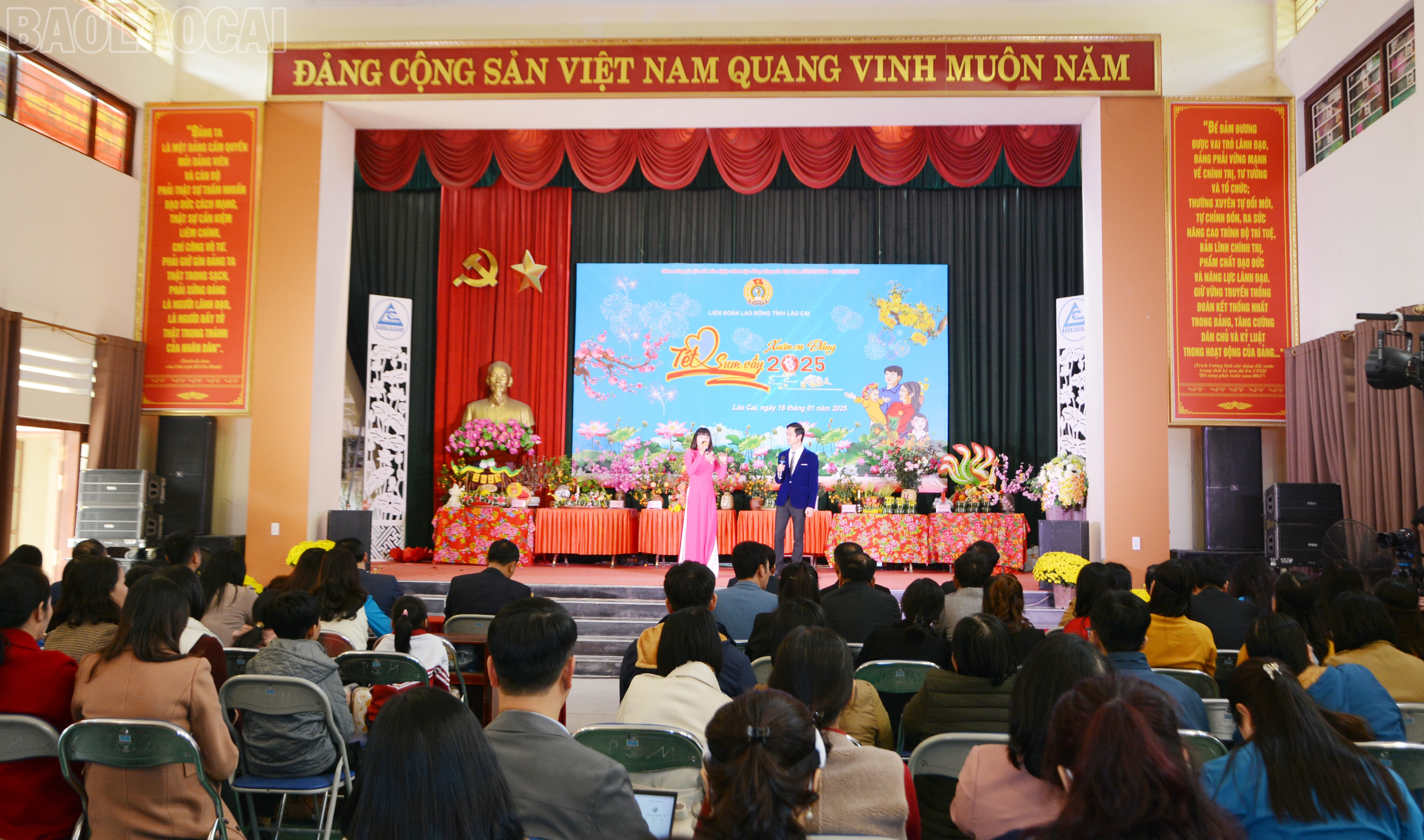 Quang cảnh chương trình. baolaocai-tl_dsc-4131.jpg