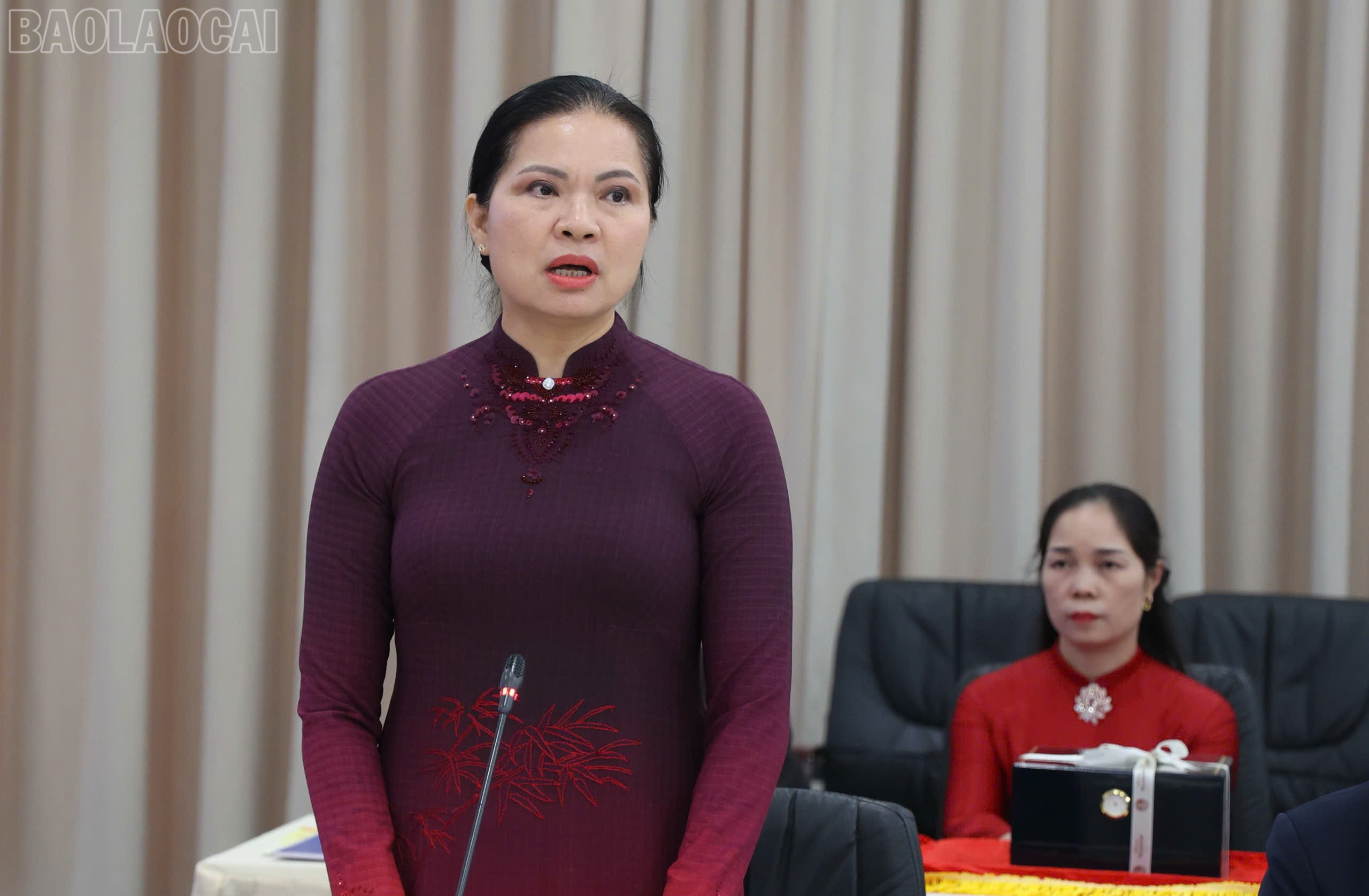 Đồng chí Hà Thị Nga - Ủy viên Ban Chấp hành Trung ương Đảng, Phó Chủ tịch Ủy ban Trung ương MTTQ Việt Nam phát biểu. baolaocai-tl_z7177694811001-9f85d7664317fab68c838b3c54179020.jpg