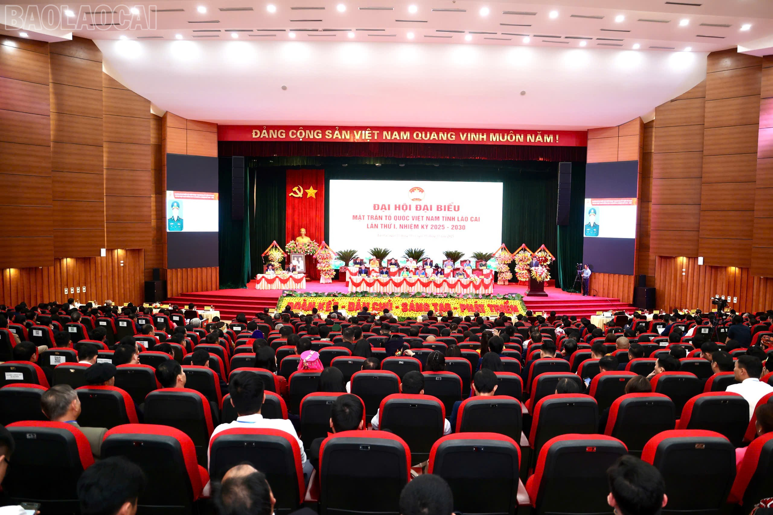 Quang cảnh đại hội. baolaocai-tl_z7177239705407-7ced37117ea4e2cd990c41e937c35608.jpg