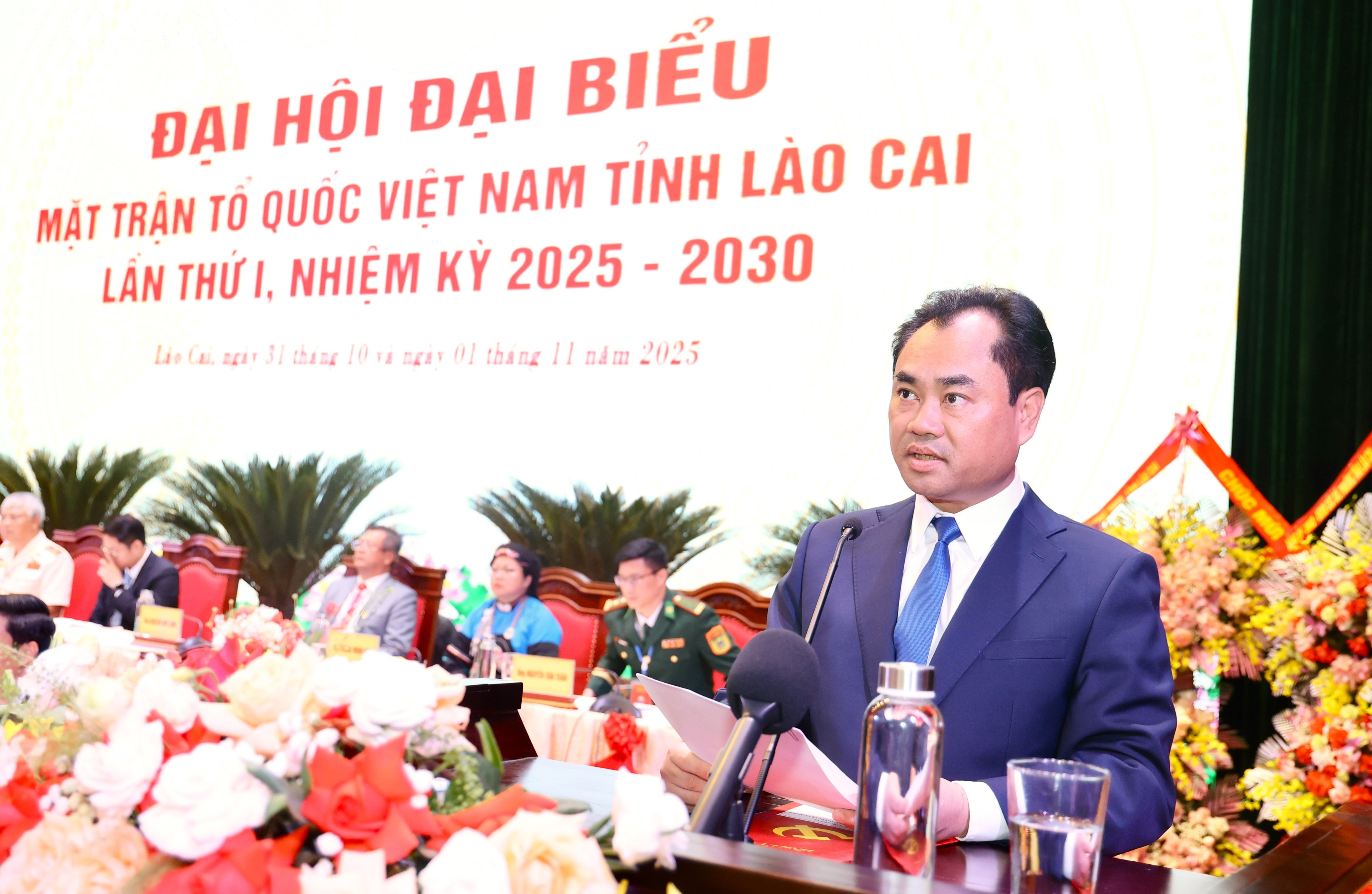 Đồng chí Trịnh Việt Hùng phát biểu chỉ đạo đại hội. baolaocai-tl_z7177209054249-b78872b4210a7a2f4ffe3191db8c60f1.jpg