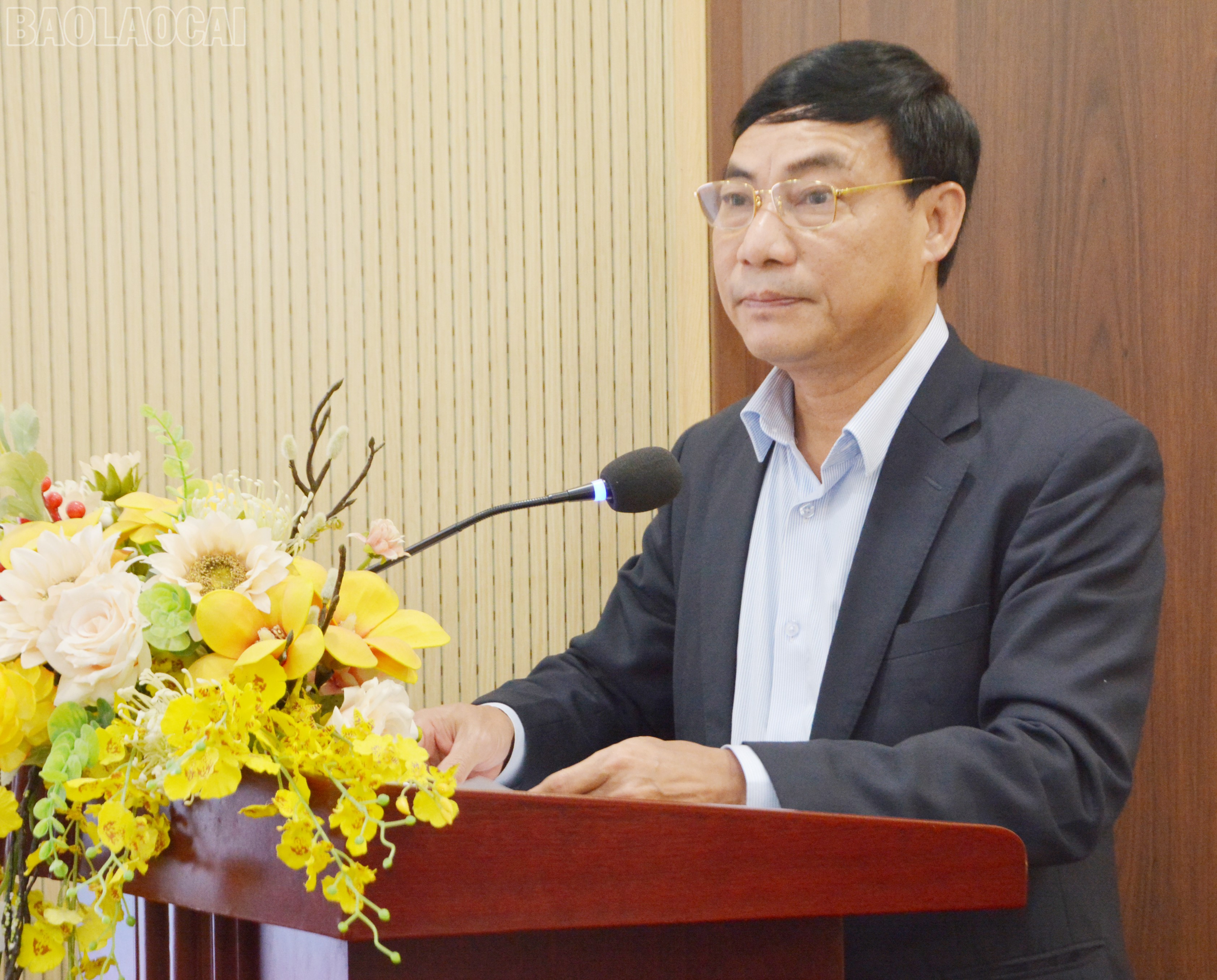 Đồng chí Nguyễn Văn Phúc, Ủy viên Ban Thường vụ, Chủ nhiệm Ủy ban kiểm tra Tỉnh ủy phát biểu khai mạc hội nghị. baolaocai-tl_dsc-2921.jpg