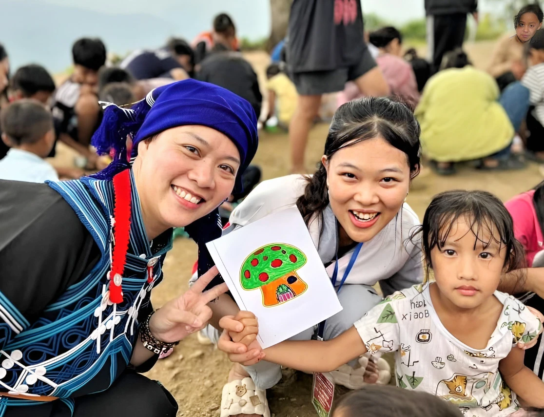 Tu sach BX119232.jpg