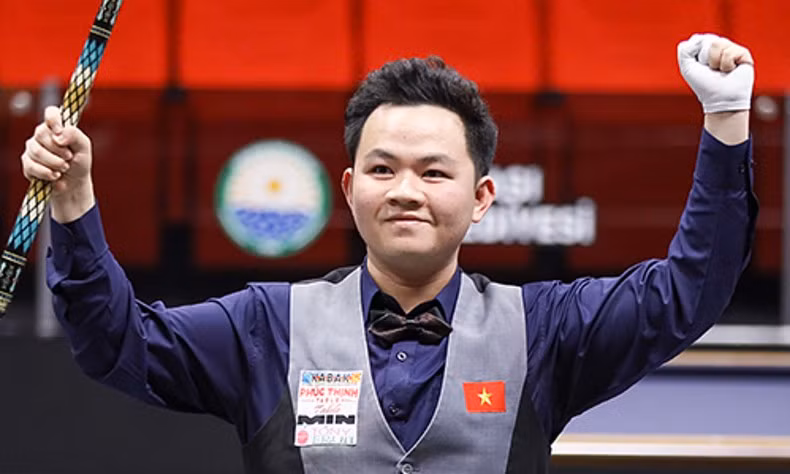 Cơ thủ Bao Phương Vinh ăn mừng chiến thắng.