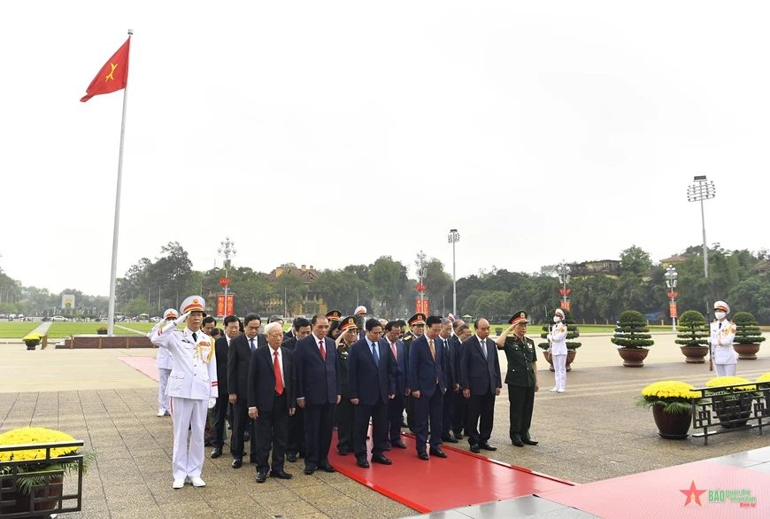 Lãnh đạo Đảng, Nhà nước vào Lăng viếng Chủ tịch Hồ Chí Minh ảnh 2