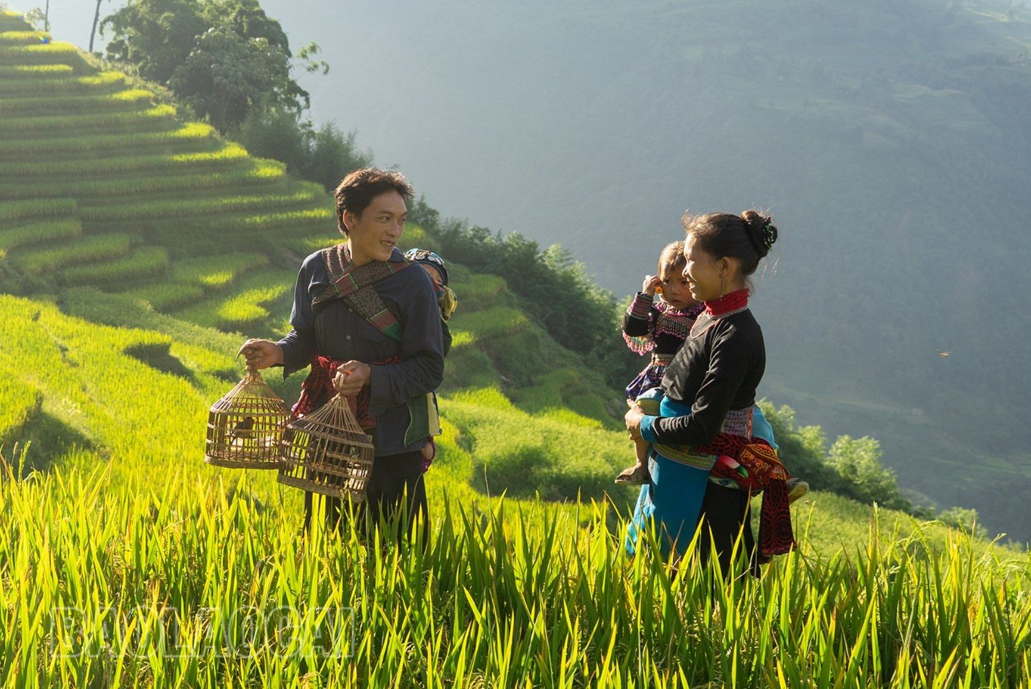 Tình yêu gia đình đâu cần nói bằng lời, mà đôi khi chỉ từ ánh mắt đến trái tim. z5443807314724_b14f718f8ed93f229893aa542739b69a.jpg
