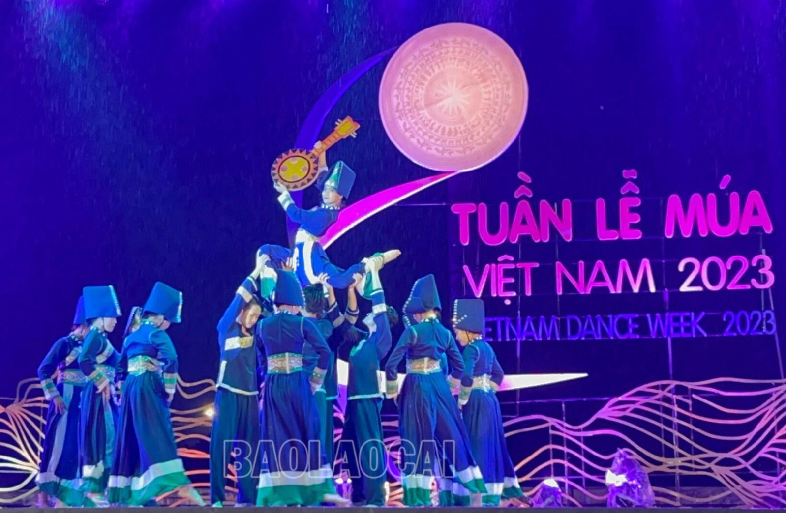 Tác phẩm "Mạch nguồn Pa Dí" của đoàn Lào Cai. 4.jpg