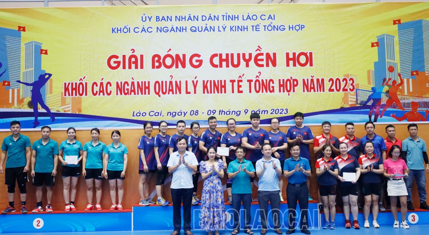 Trao giải Nhất, Nhì, Ba nội dung nam - nữ. 7.jpg