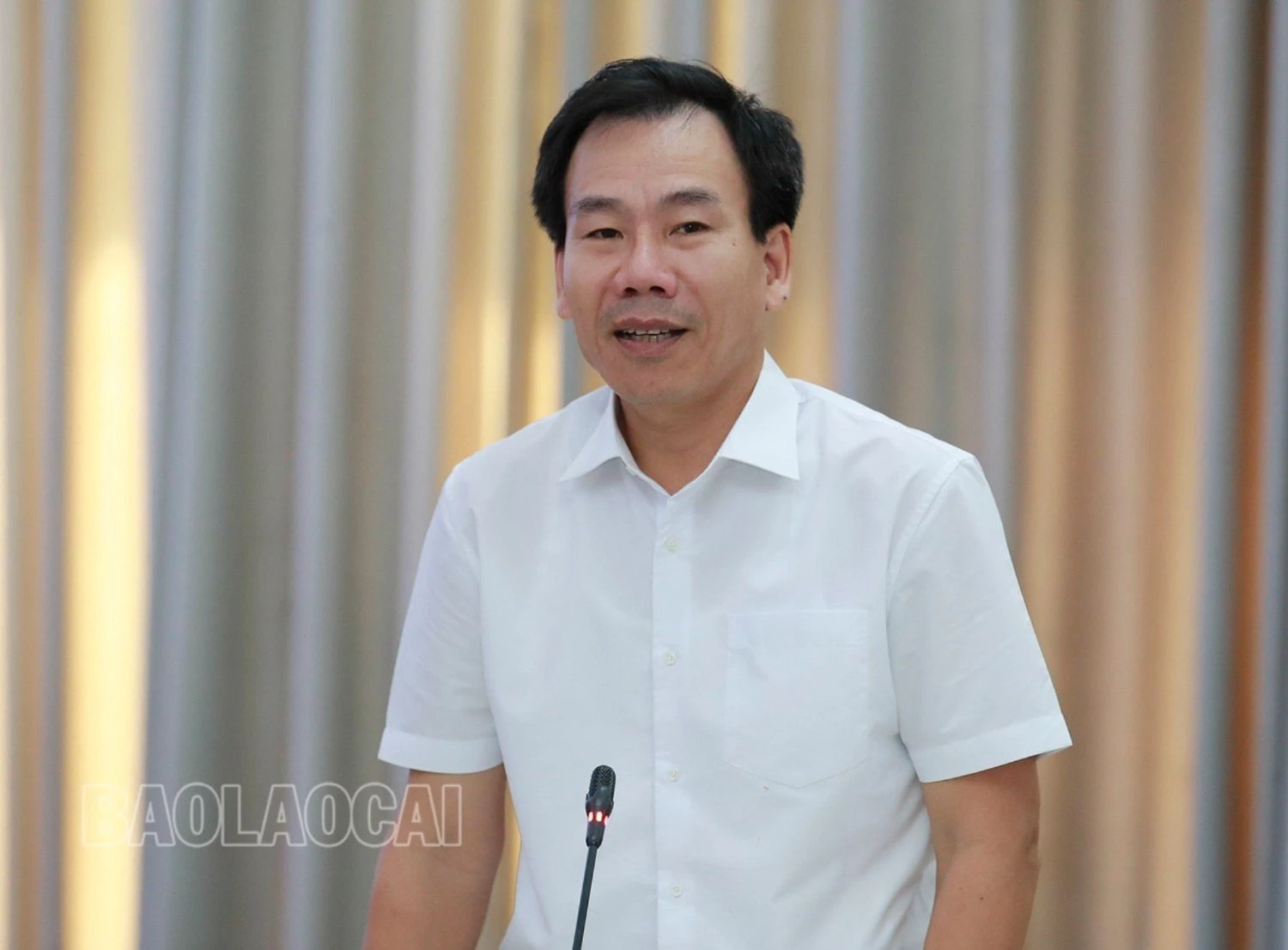 Đồng chí Dương Đức Huy, Ủy viên Ban Thường vụ, Trưởng Ban Tuyên giáo Tỉnh ủy phát biểu ý kiến.