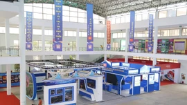 Hội chợ Thương mại Quốc tế Việt - Trung: Đa dạng các sản phẩm hàng hóa