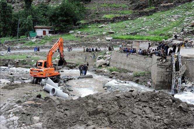 Lực lượng cứu hộ khắc phục hậu quả lũ lụt tại vùng Gilgit-Baltistan, miền Bắc Pakistan, ngày 24/7/2025. lu-lut-pakistna.jpg