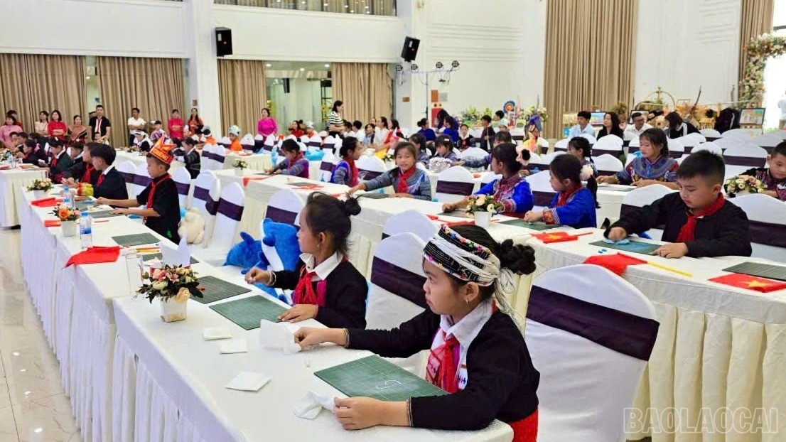 Các em thi tìm hiểu kiến thức văn hóa, xã hội. image-1-9935-4411.jpg