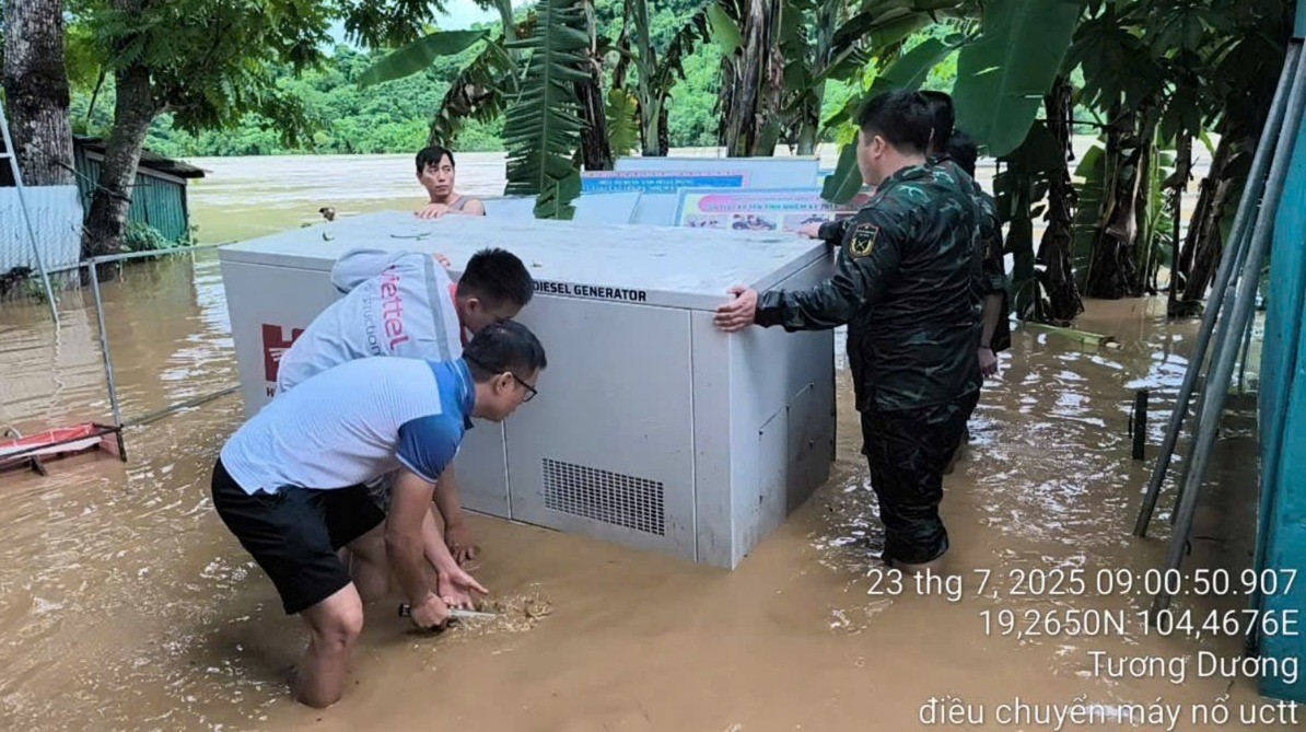 Viettel liên thông sóng di động và sẵn sàng triển khai các giải pháp công nghệ để duy trì liên lạc cho người dân. viettel-2-4130.jpg
