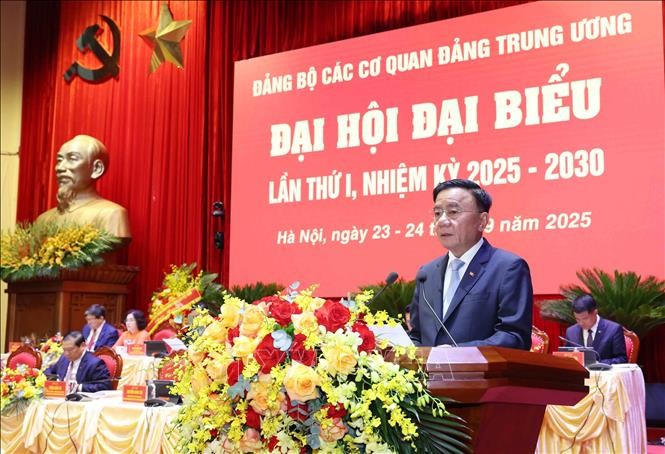 Đồng chí Trần Cẩm Tú phát biểu bế mạc Đại hội. Đồng chí Trần Cẩm Tú phát biểu bế mạc Đại hội.