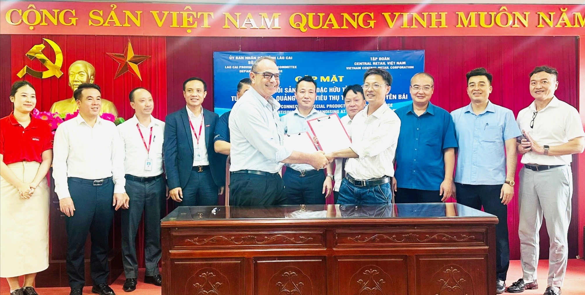 Tập đoàn Central Retail ký hợp đồng tiêu thụ sản phẩm bưởi Đại Minh. sieu-thi-9730.jpg
