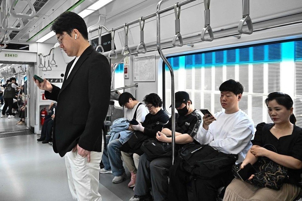 Thị trường lao động tại Hàn Quốc đang trở nên khắc nghiệt đối với nhóm người lao động có bằng cử nhân. lao-dong-hq.jpg