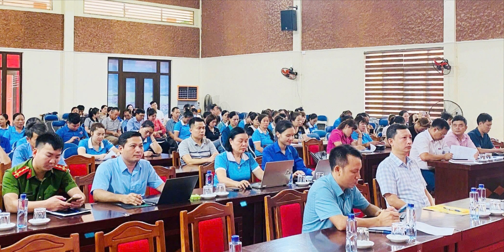 Quang cảnh hội nghị tại xã Võ Lao. anh-vo-lao-9499.jpg