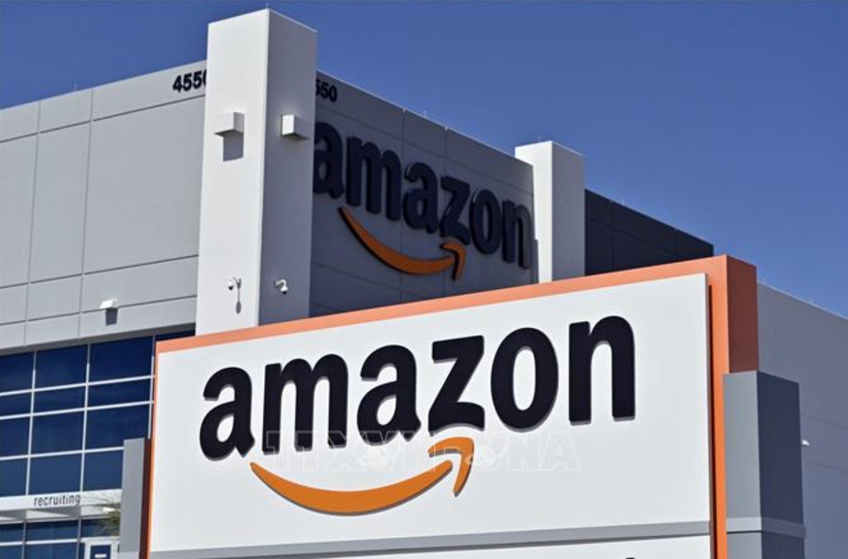 Một trung tâm phân phối của Amazon tại Bắc Las Vegas, Nevada, Mỹ. Một trung tâm phân phối của Amazon tại Bắc Las Vegas, Nevada, Mỹ.