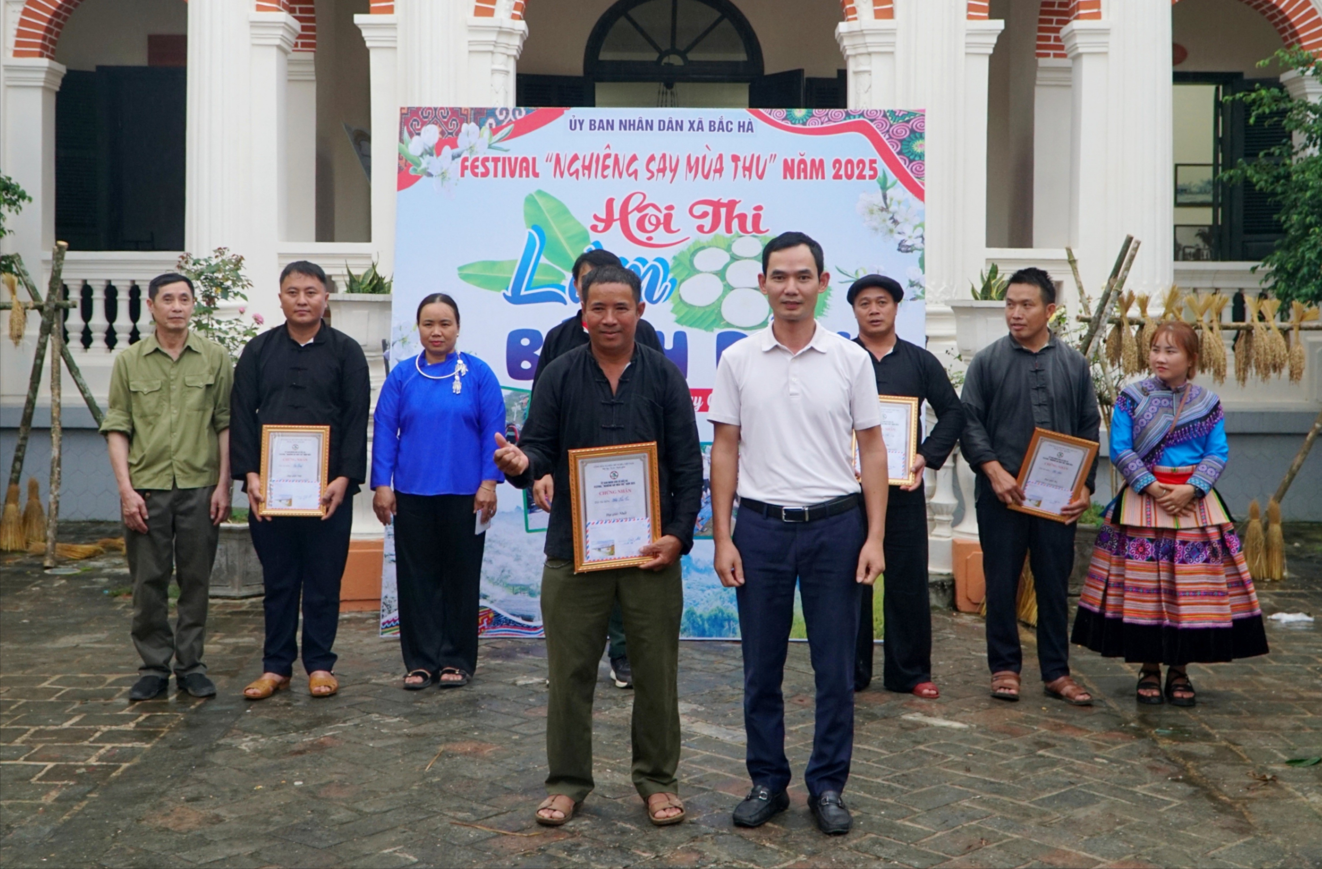 Đội Na Lo giành giải Nhất. img-20250901-182029.jpg
