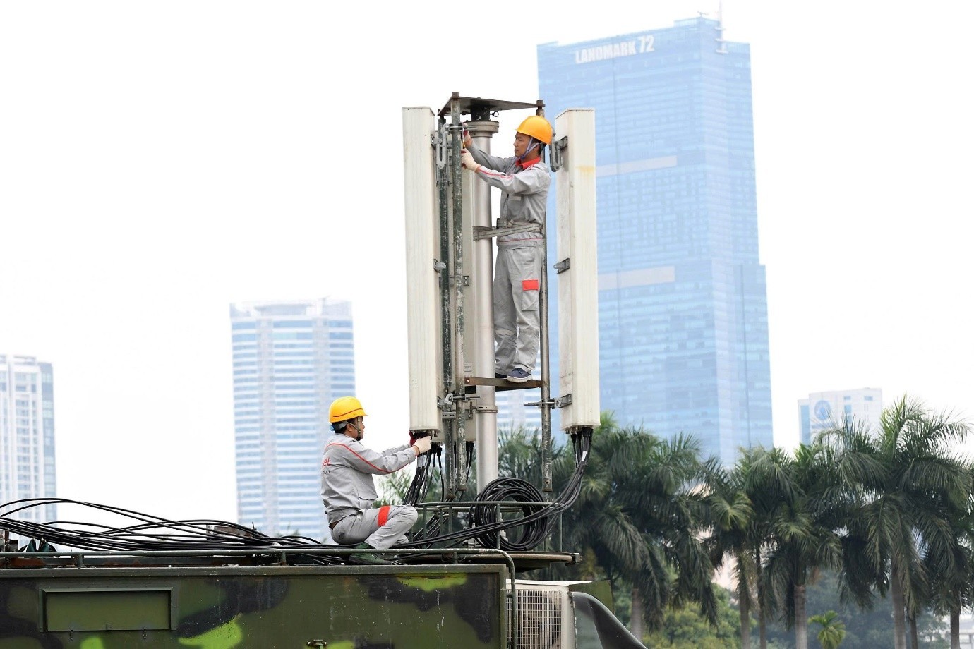Với 1.700 trạm 5G cả lớn và nhỏ, 5G Viettel phủ sóng toàn bộ các địa điểm diễu binh, diễu hành cũng như các sự kiện chào mừng. Với 1.700 trạm 5G cả lớn và nhỏ, 5G Viettel phủ sóng toàn bộ các địa điểm diễu binh, diễu hành cũng như các sự kiện chào mừng.