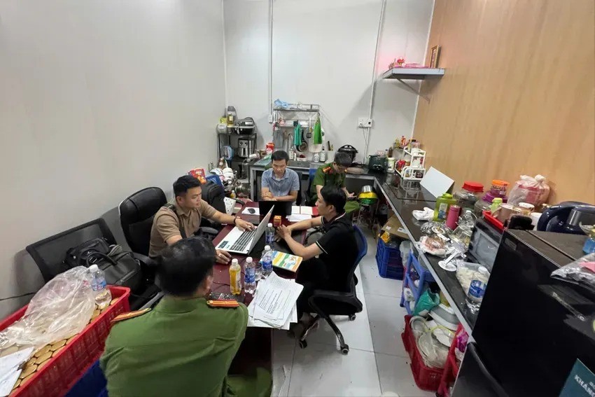 Công an thành phố Đà Nẵng phá đường dây sản xuất yến giả, lừa dối người tiêu dùng. yen-gia-4.jpg