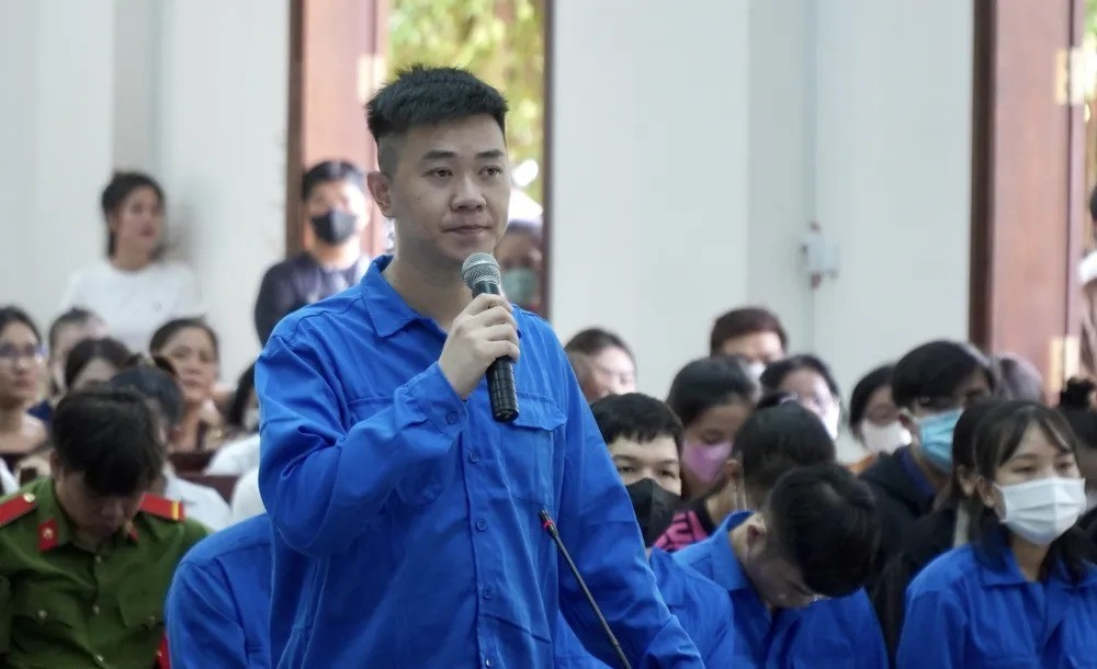 Bị cáo Huỳnh Hữu Tường cho rằng mình không chỉ đạo nhân viên dùng chiêu trò để bán đất lừa khách hàng. xet-xu-2-5069.jpg