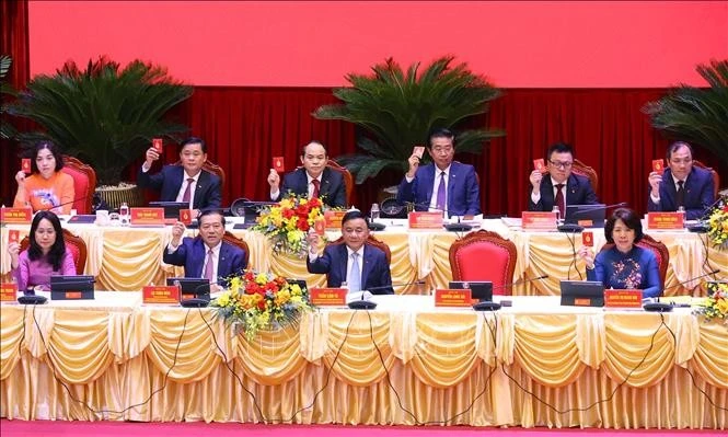 Các đại biểu biểu quyết thông qua Nghị quyết Đại hội Đảng bộ các cơ quan Đảng Trung ương lần thứ nhất, nhiệm kỳ 2025 - 2030.