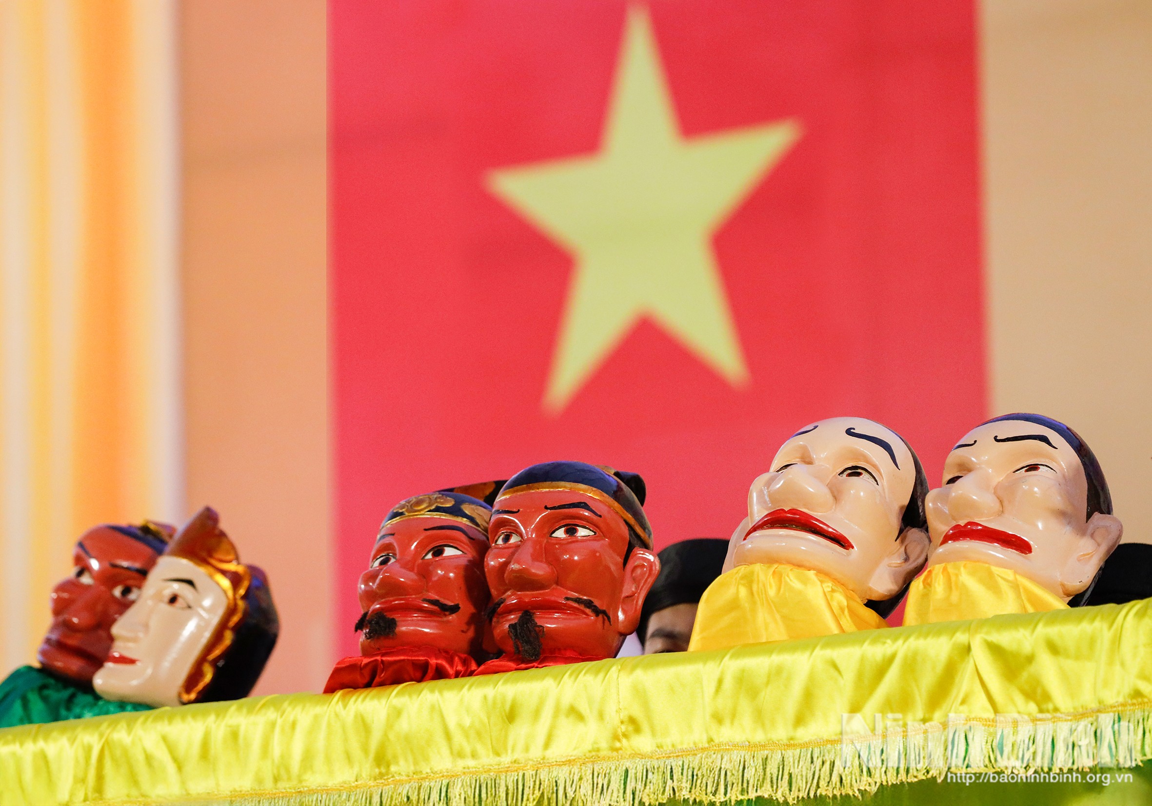 Các đầu Thánh tượng được công diễn trong lễ đón nhận Di sản văn hóa phi vật thể Quốc gia lễ hội chùa Đại Bi. 189a-1755911326015.jpg