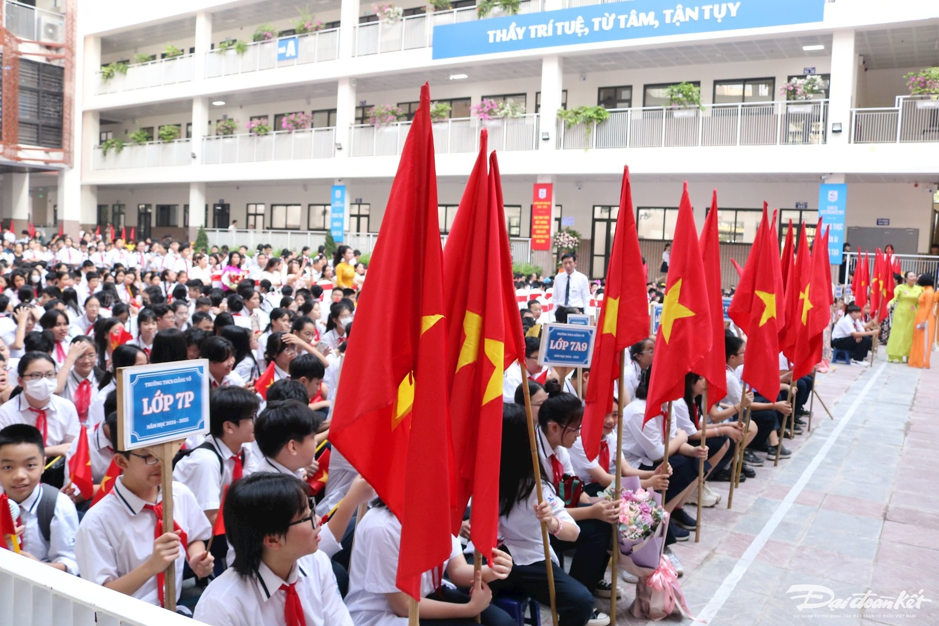 Học sinh Hà Nội. hs.jpg