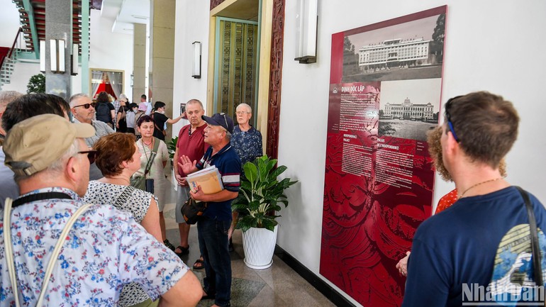 Các điểm đến về văn hóa, lịch sử được nhiều khách quốc tế lựa chọn khi ghé thăm Thành phố Hồ Chí Minh. Các điểm đến về văn hóa, lịch sử được nhiều khách quốc tế lựa chọn khi ghé thăm Thành phố Hồ Chí Minh.