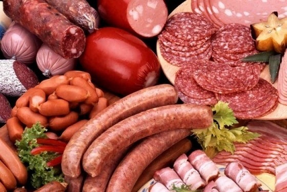 Việc tiêu thụ nhiều thịt đỏ và thịt chế biến làm tăng nguy cơ ung thư và các bệnh tim mạch. 18-7-thuc-pham-3-2825.jpg