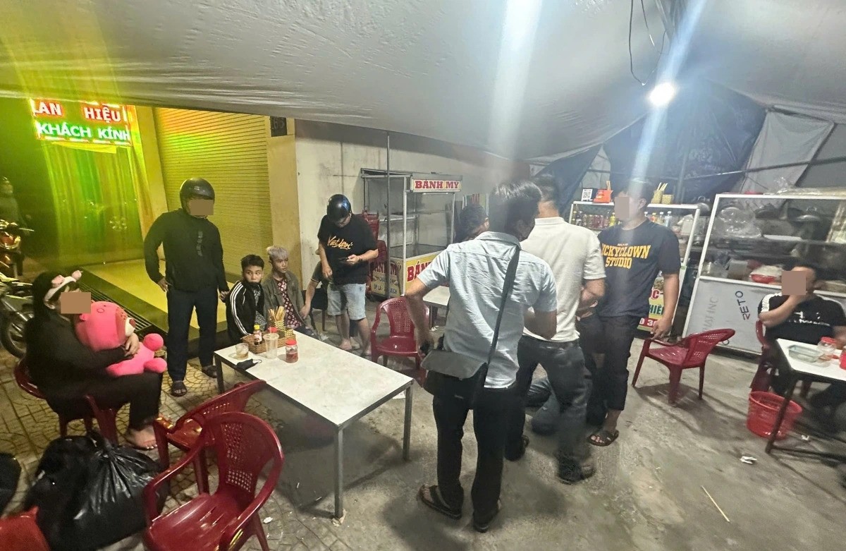 Hiện trường tại thời điểm giải cứu nạn nhân. pham-toi-2.jpg