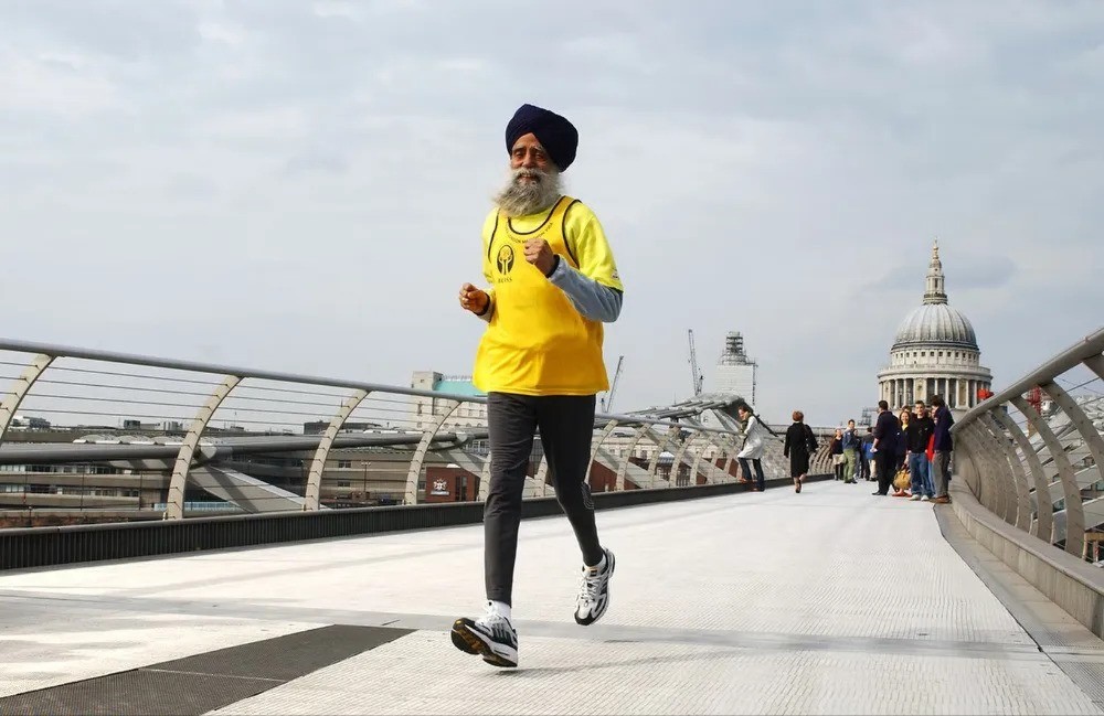 Vận động viên marathon lớn tuổi nhất thế giới - ông Fauja Singh. 15-7-vdv-maraton-250.jpg