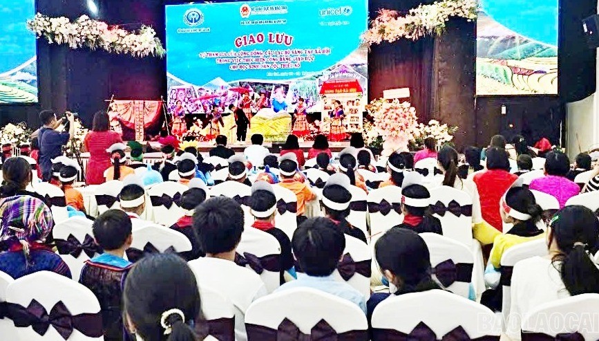 Quang cảnh buổi giao lưu. dien-dan-4842.jpg