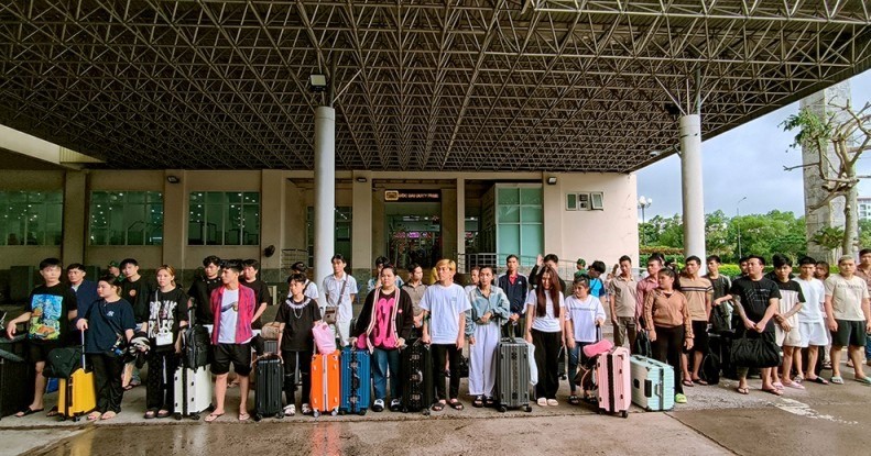 Các công dân được tiếp nhận, trao trả về nước. viec-nhe-1-1477.jpg